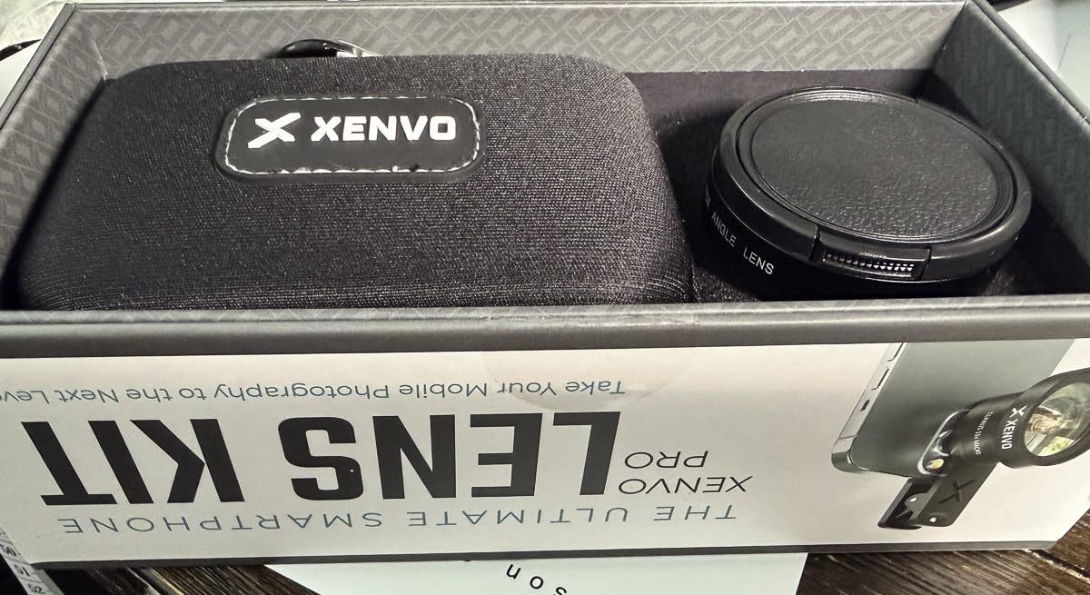 Xenvo Pro Lens Kit for iPhone and Android, Macro and Wide Angle Lens with LED Light and Travel Case Black customer photo 1