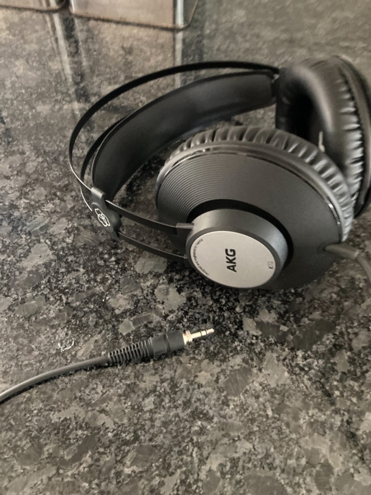 AKG Pro Audio K72 Over-Ear, Closed-Back, High-Sensitivity, High Output 40mm drivers, Studio Professional Headphone. Also Great for Portable Devices. Black. customer photo 1