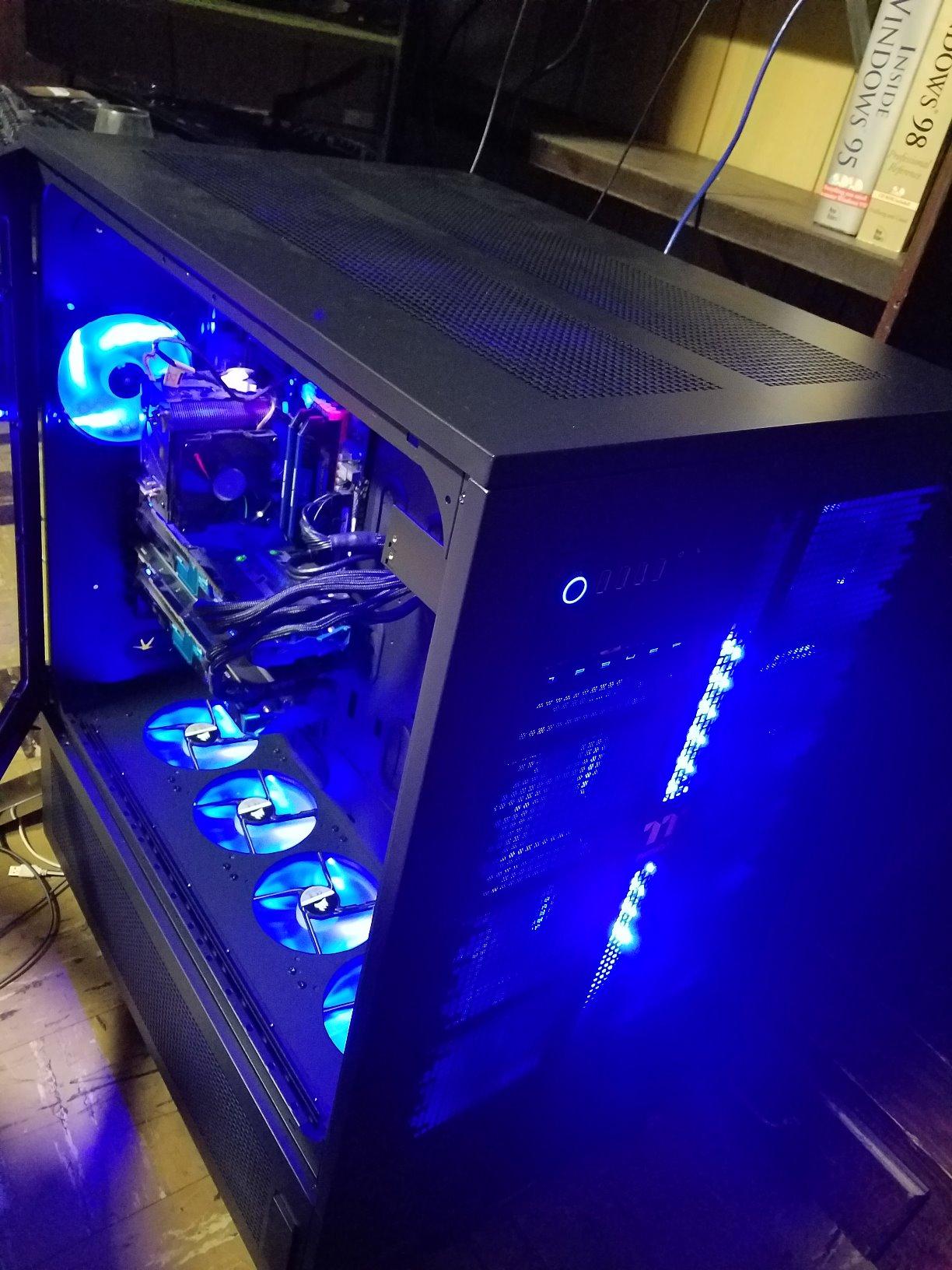 Thermaltake Core W200 Dual System Capable Extreme Water Cooling XL-ATX Fully Modular/Dismantle Stackable Tt Certified Super Tower Computer Case customer photo 2