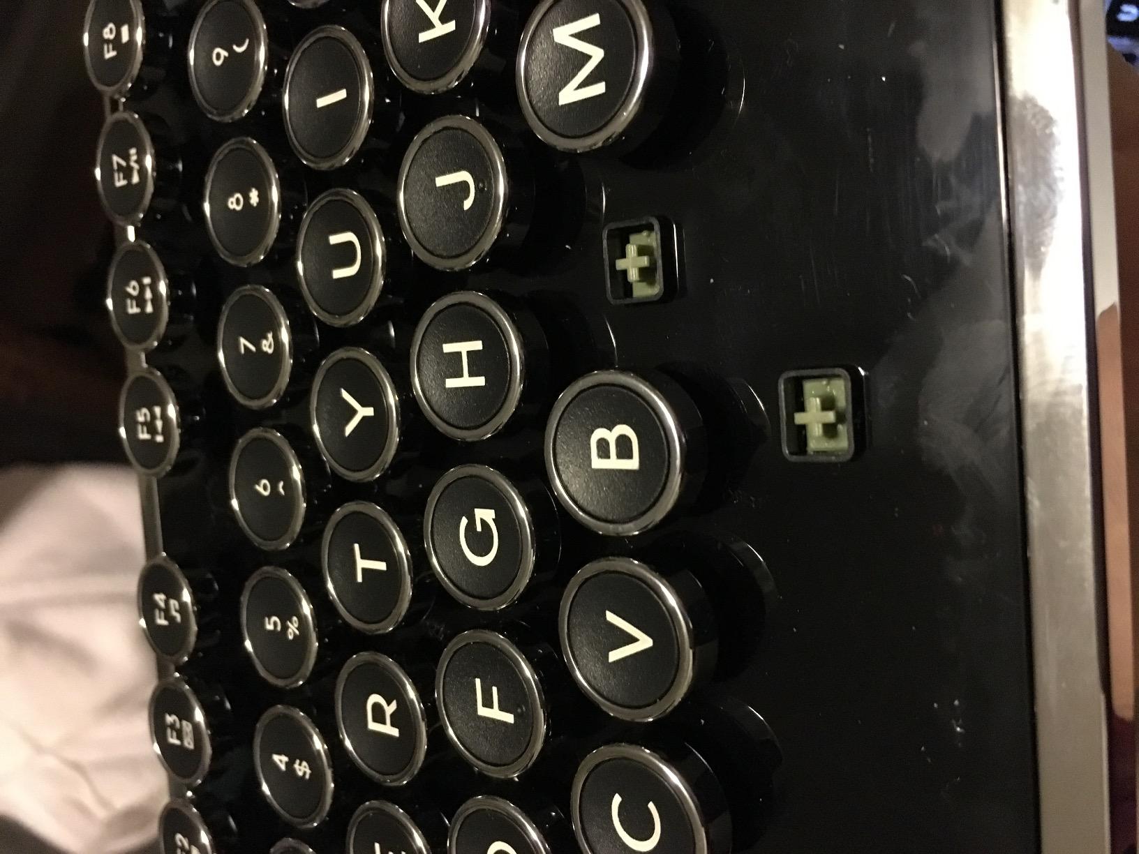 Azio Mk Retro USB Typewriter Inspired Mechanical Keyboard (Blue Switch) (MK-RETRO-01) customer photo 1