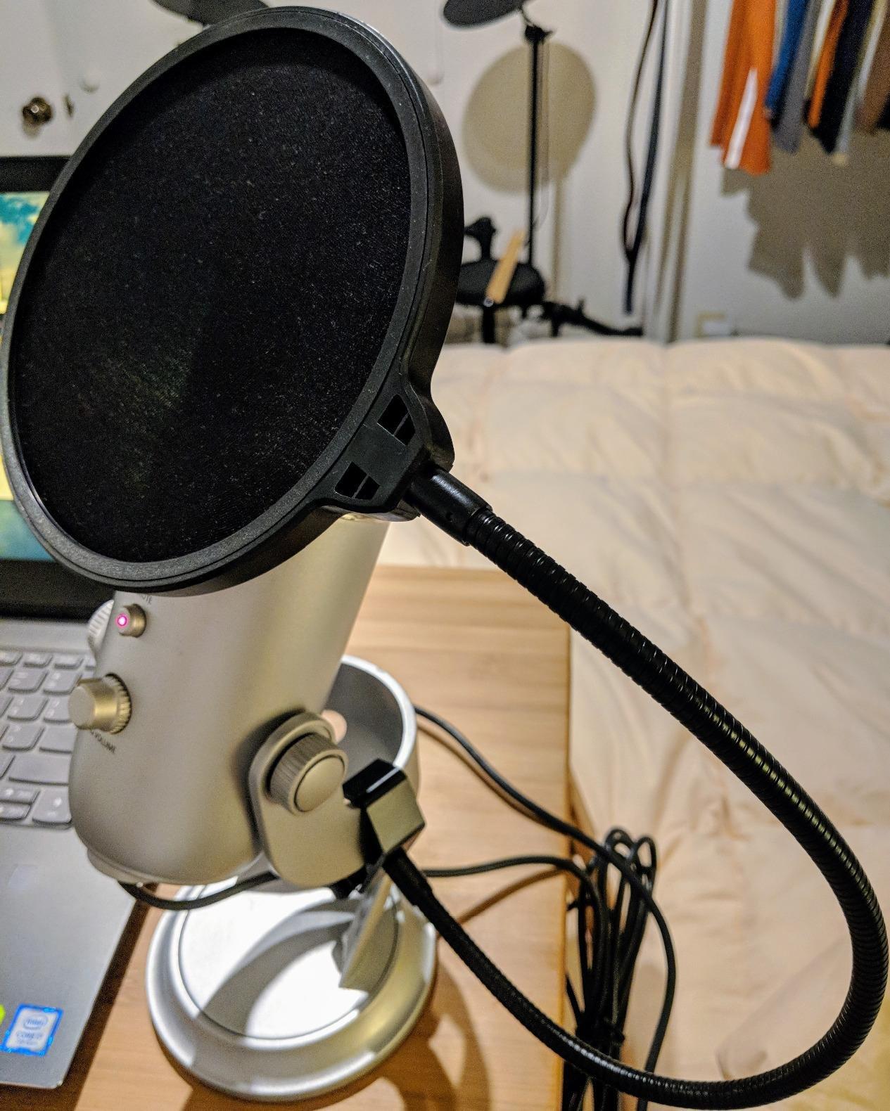 Aokeo Professional Microphone Pop Filter Mask Shield For Blue Yeti and Any Other Microphone,Mic Dual Layered Wind Pop Screen With Flexible 360° Gooseneck Clip Stabilizing Arm customer photo 2
