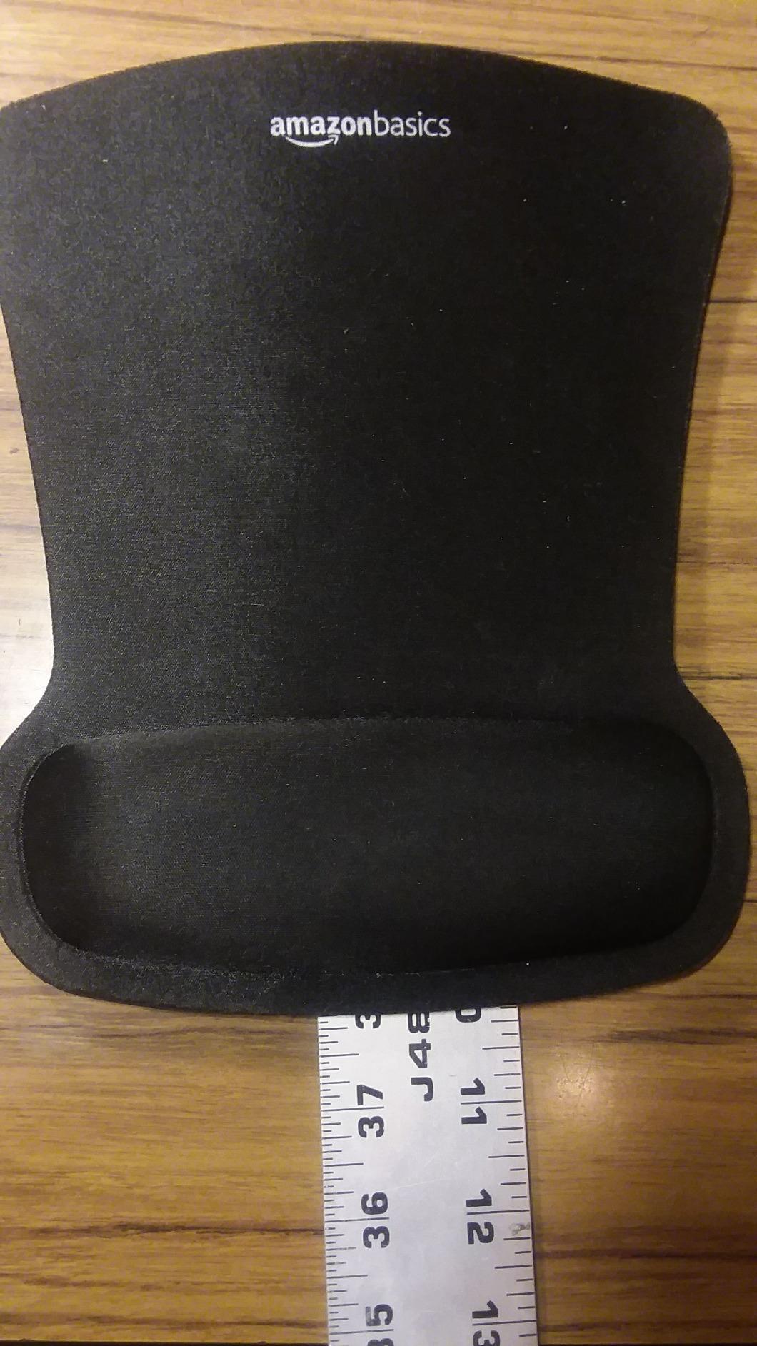Amazon Basics Ergonomic Mouse Pad with Wrist Support for Pain Relief, Gel-Filled Cushion, Non-Slip Rubber Grip Base, 10.1 x 8.1 Inches, Black customer photo 2