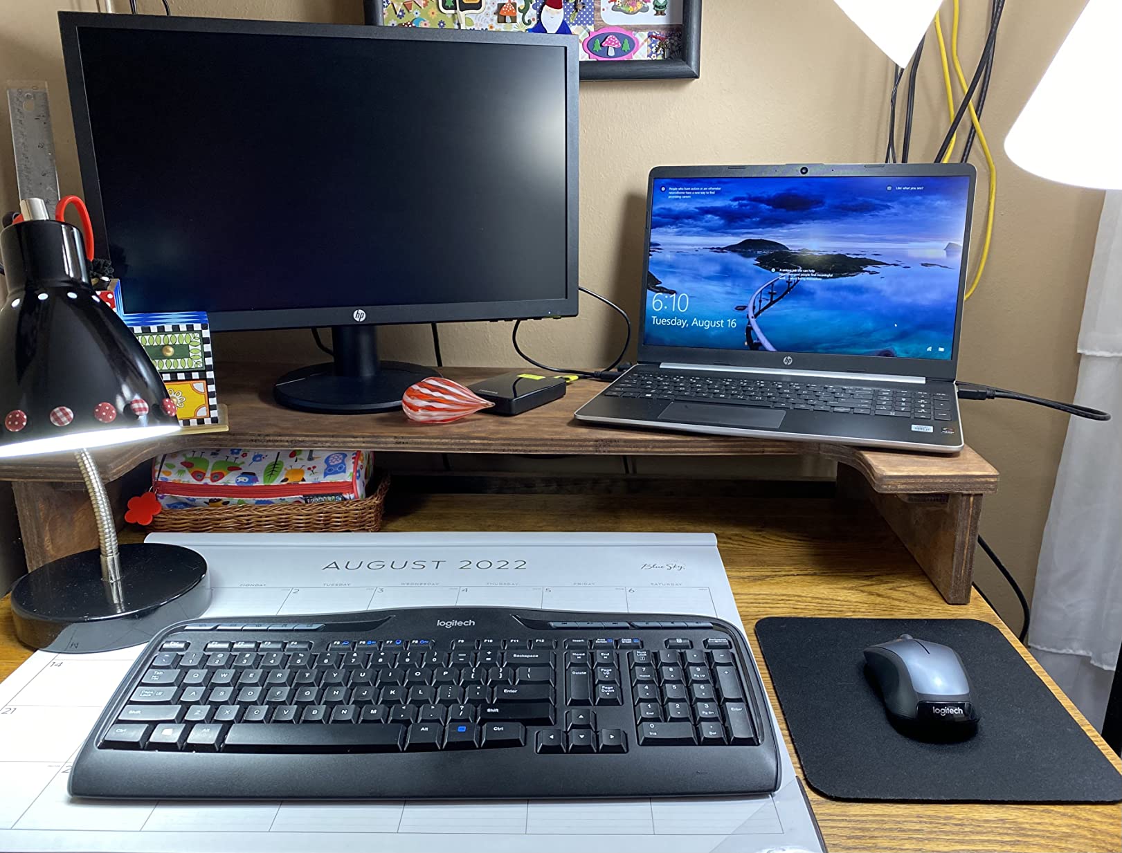 Logitech MK335 Full Size Quiet Wireless Keyboard Mouse Combo - Black/Silver | Full size low-profile quiet keyboard, full size ambidextrous contoured mouse with rubberized side grips customer photo 2