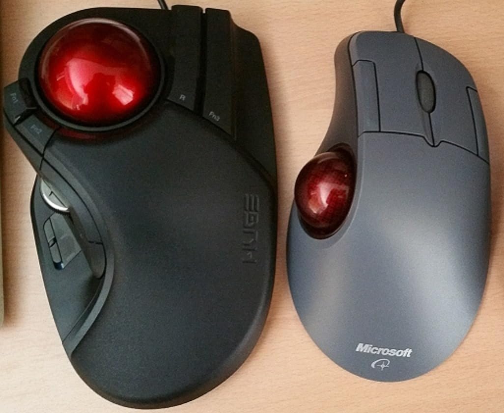 ELECOM HUGE Trackball, 2.4GHz Wireless USB, Index Finger Control, Customizable 8-Button, Large Soft Palm Rest, 52mm Ball, Windows PC Mac (M-HT1DRBK) customer photo 1