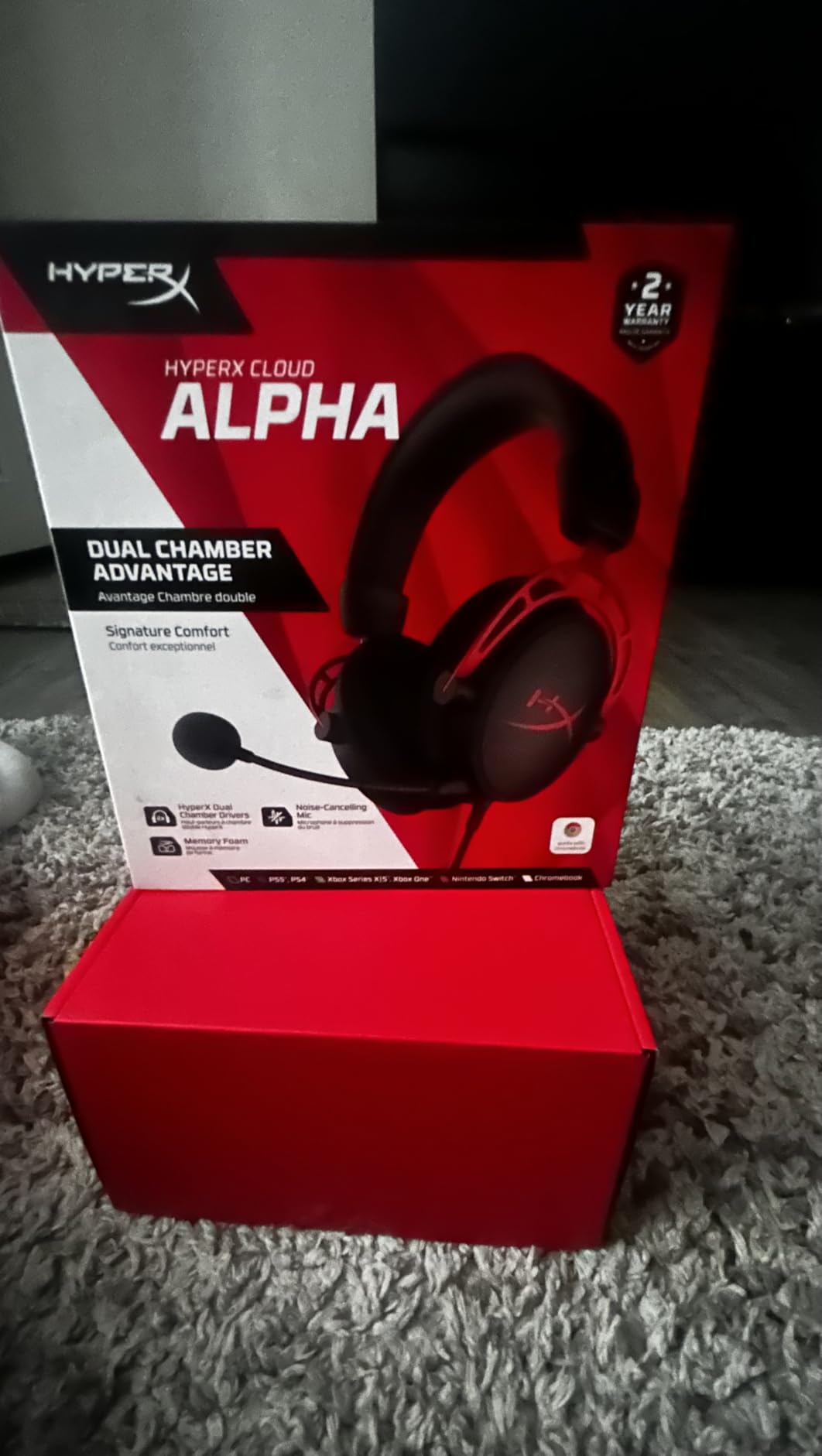 HyperX Cloud Alpha - Gaming Headset, Dual Chamber Drivers, Legendary Comfort, Aluminum Frame, Detachable Microphone, Works on PC, PS4, PS5, Xbox One, Xbox Series X|S, Nintendo Switch and Mobile - Red customer photo 2