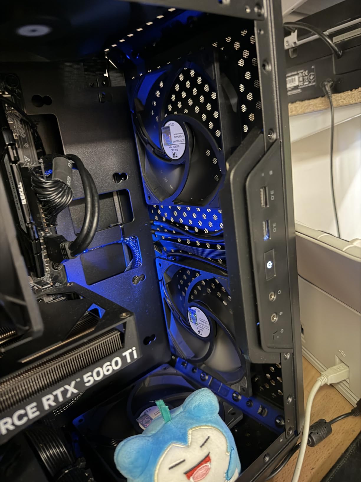 Cooler Master Q300L V1 Micro-ATX PC Case, High Airflow, Transparent Panel | 360mm Graphics Card Support, 240mm AIO Support, Micro-ATX Motherboard, Magnetic Dust Filters, Modular I/O Panel customer photo 2