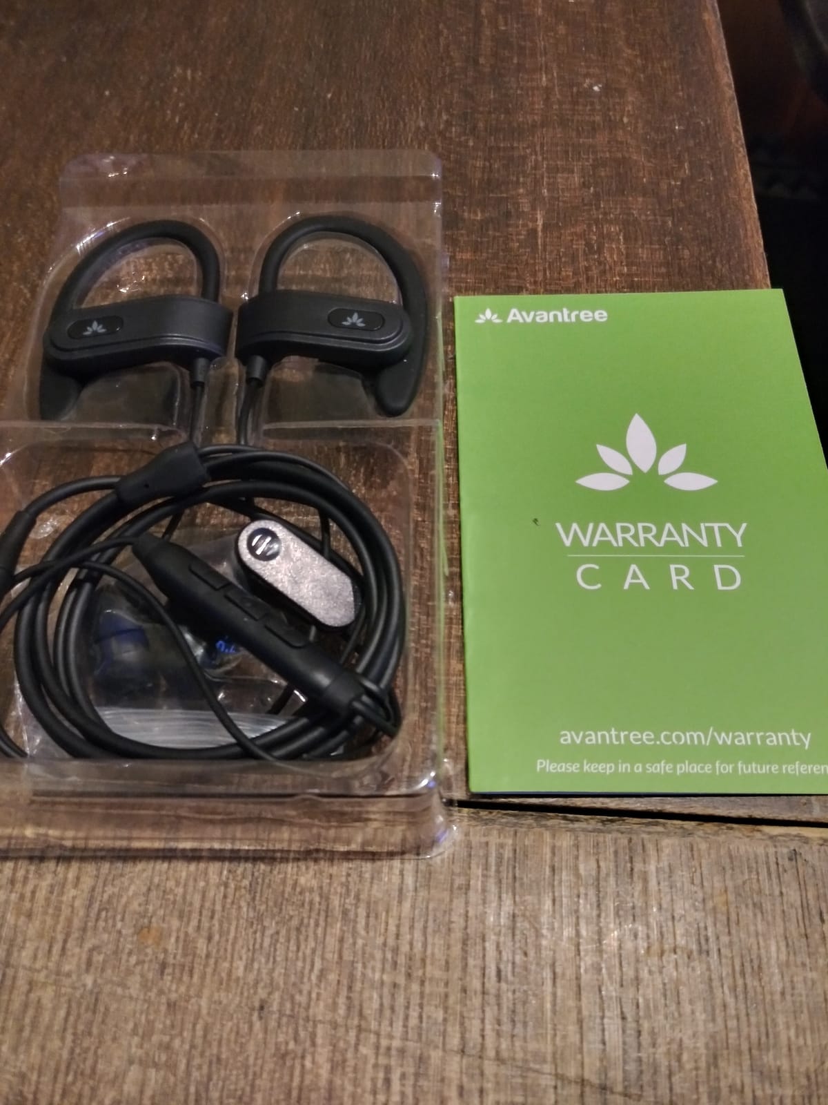 Avantree E171 - AUX 3.5mm Wired Earbuds with Microphone & Volume Control | Ear Hook Design for Running & Sports, Comfortable Fit, Compatible with Traditional 3.5mm AUX Phones Corded Headphones, Black customer photo 1