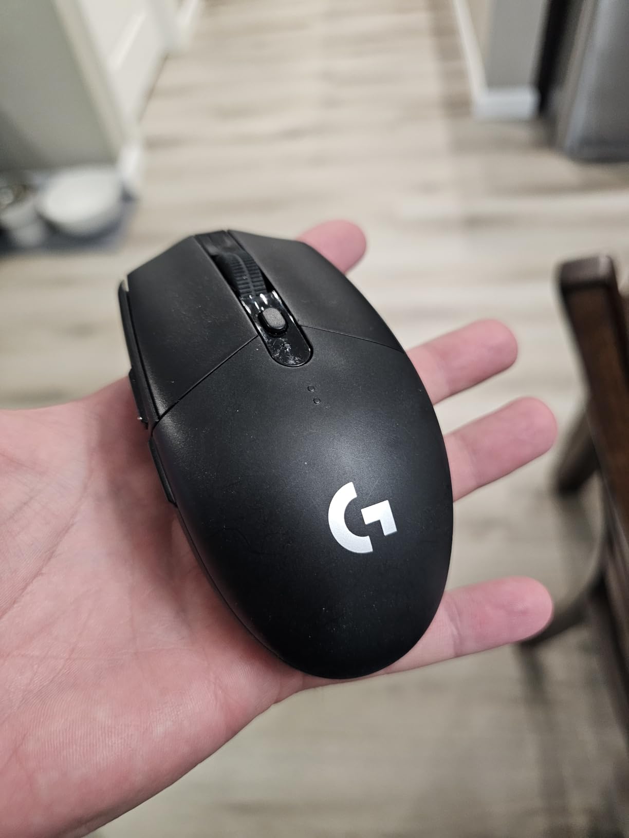 Logitech G305 Lightspeed Wireless Gaming Mouse, Hero Sensor, 12,000 DPI, Lightweight, 6 Programmable Buttons, 250h Battery, On-Board Memory, Compatible with PC, Mac - Black customer photo 1