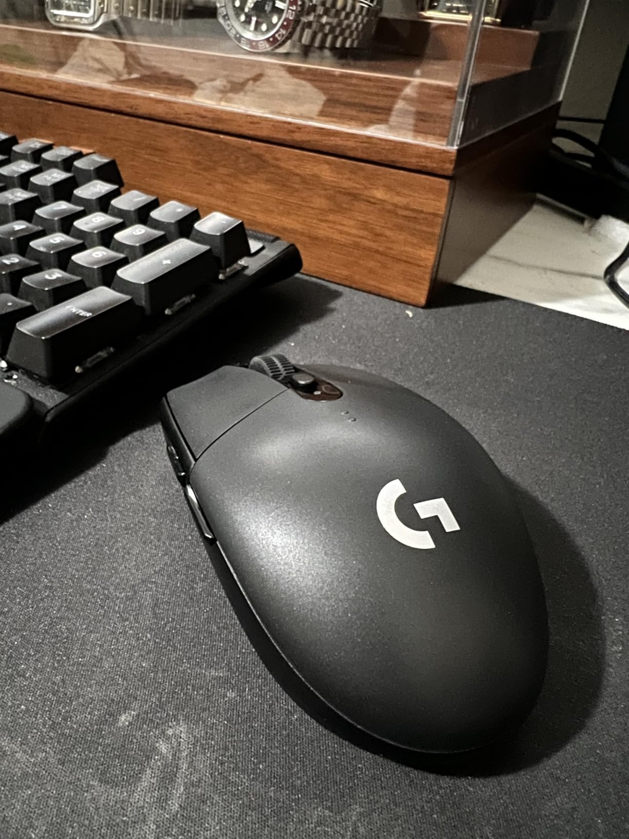Logitech G305 Lightspeed Wireless Gaming Mouse, Hero Sensor, 12,000 DPI, Lightweight, 6 Programmable Buttons, 250h Battery, On-Board Memory, Compatible with PC, Mac - Black customer photo 2