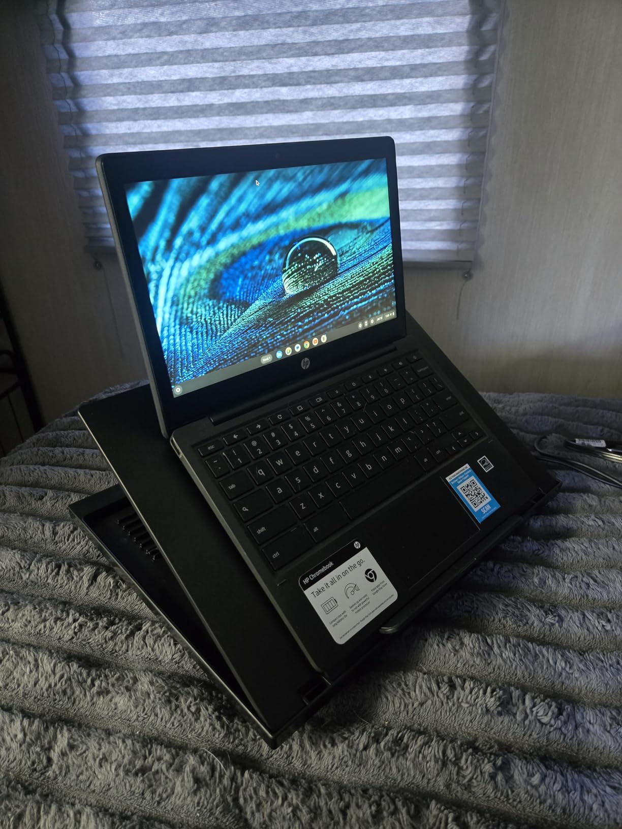 HUANUO Lap Desk with 8 Adjustable Angles - Up to 15.6