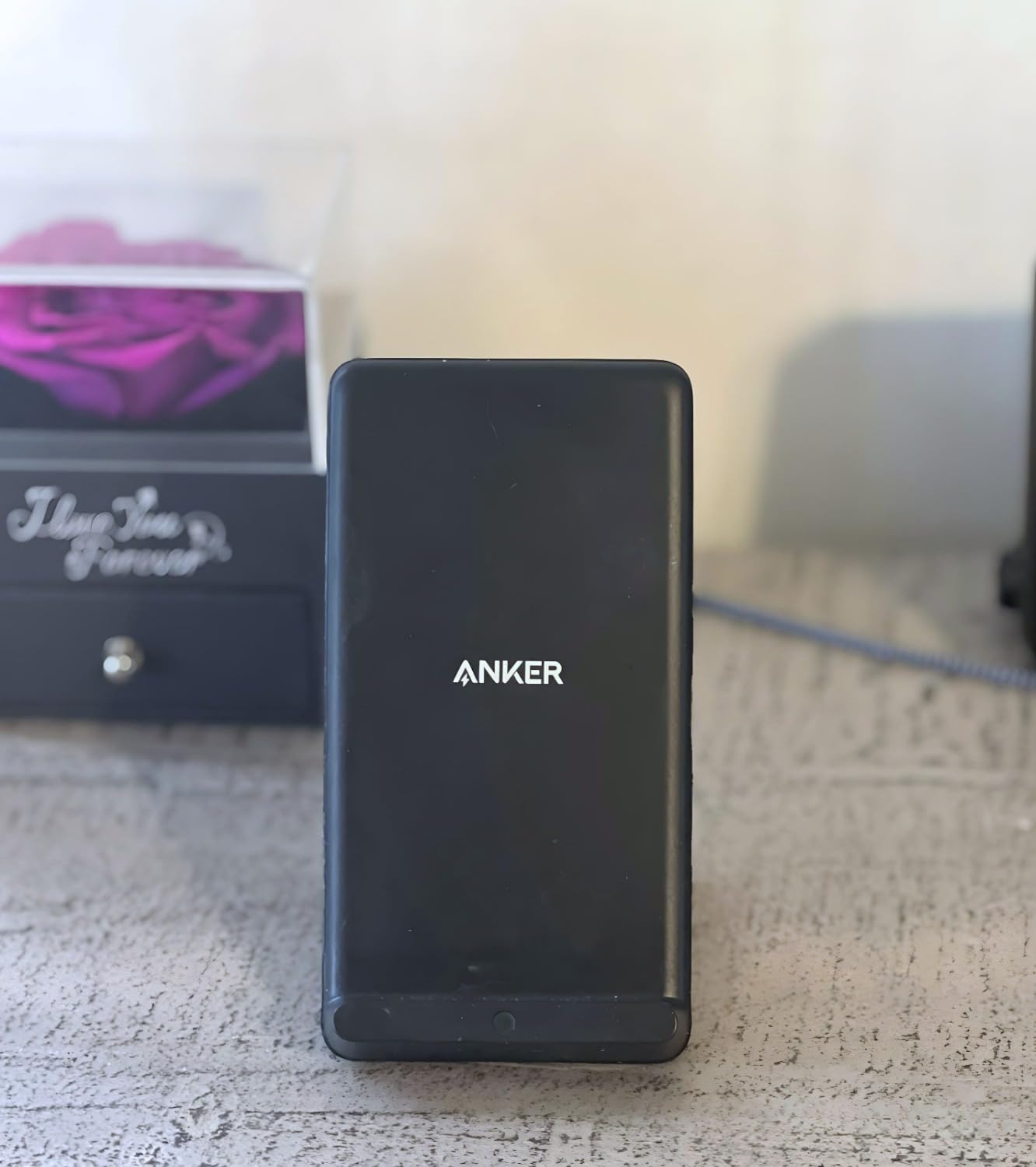 Anker 313 Qi-Certified 10W Max Wireless Charger Stand | Fast Power for iPhone 15 / 14 / 13 / 12 / 11 / X / 8, Galaxy S23 / S22, and More customer photo 2