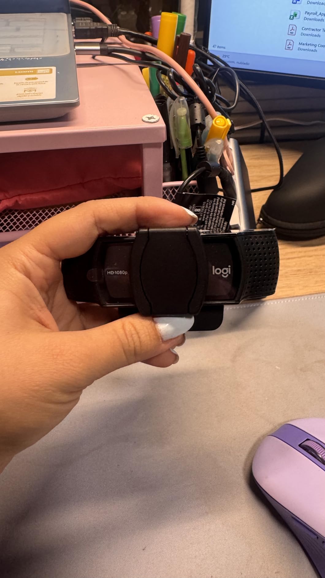 Logitech C920S HD Pro Webcam, Full HD 1080p/30fps Video Calling, Clear Stereo Audio, Light Correction, Privacy Shutter, Works for Skype, Zoom, FaceTime, Hangouts, PC/Mac/Laptop/Tablet/Xbox customer photo 2