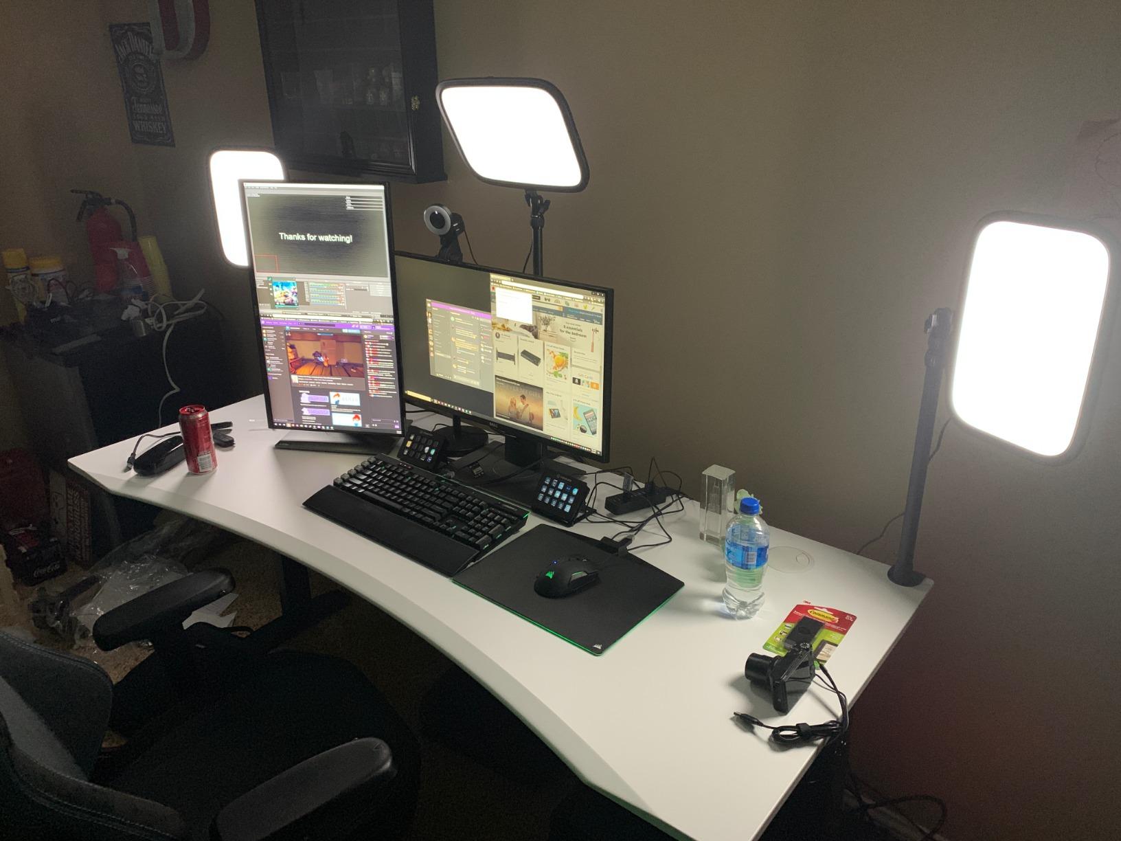 Elgato Key Light, Professional 2800 Lumens Studio Light | Wi-Fi enabled app control, 2900-7000K color temperature, 160 OSRAM LEDs, Opal glass diffusion, Desk clamp included customer photo 1