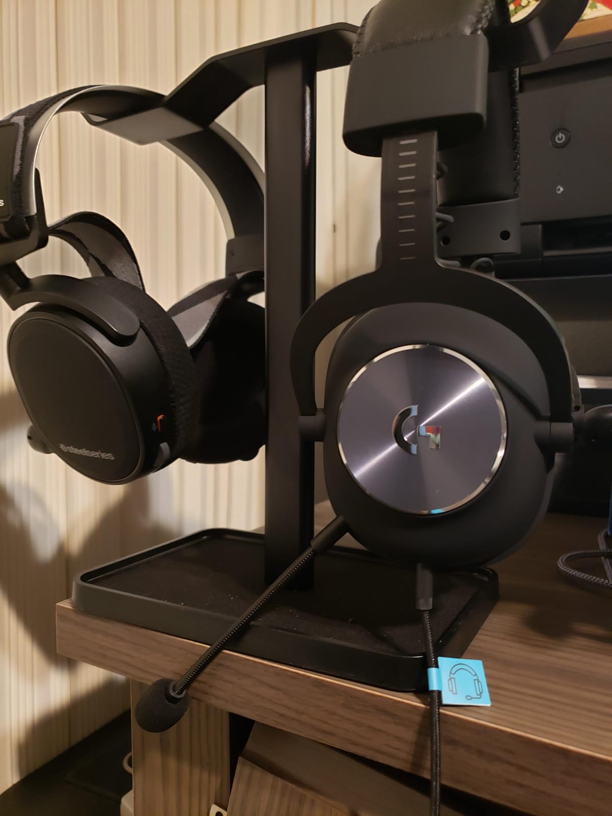 Avantree Neetto HS908 - Dual Headphone Stand for Desk customer photo 1