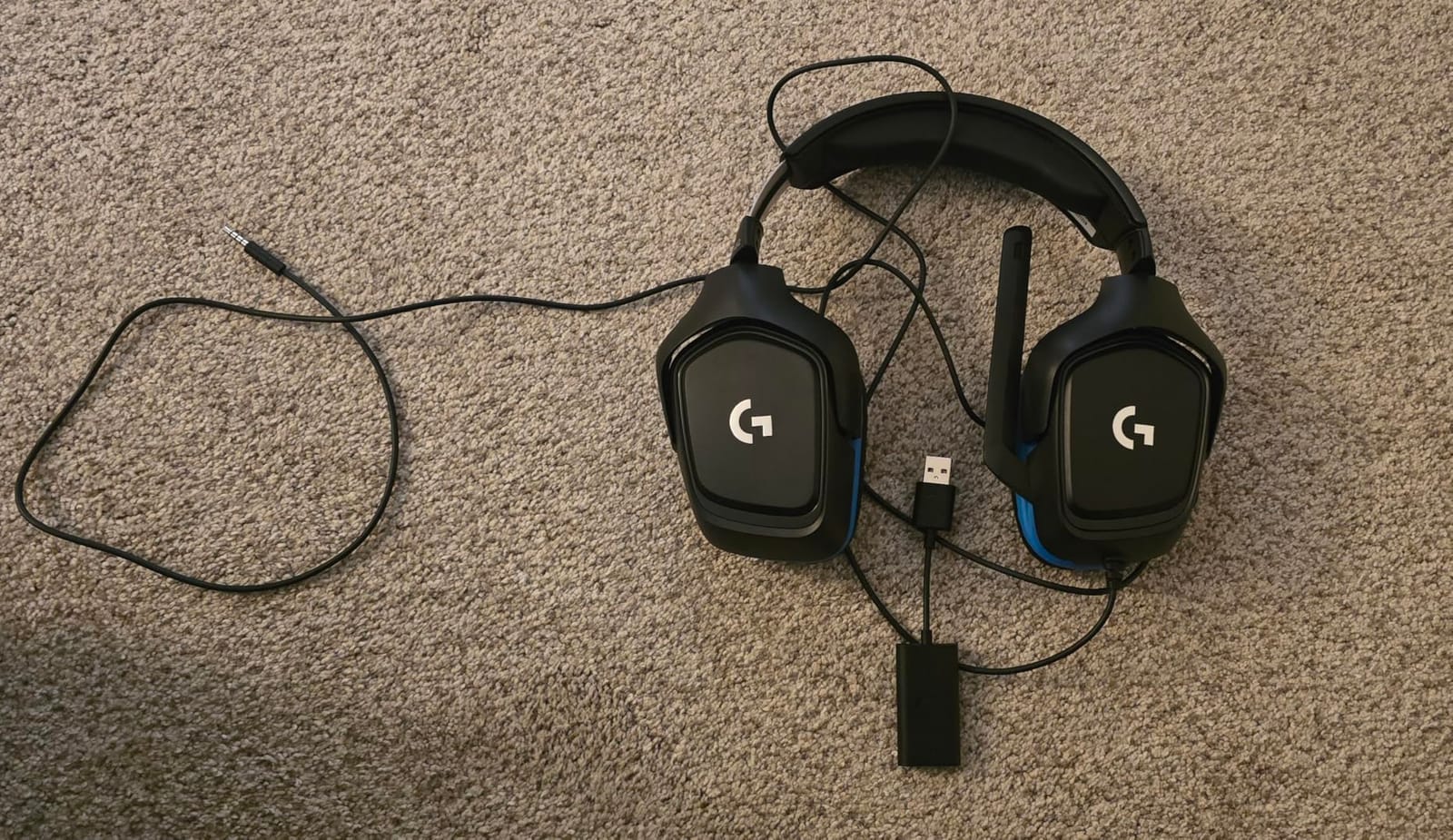 Logitech G432 Wired Gaming Headset - Black | DTS Headphone:X 2.0, 50 mm audio drivers, USB and 3.5 mm jack, Flip-to-Mute mic, PC compatible customer photo 2