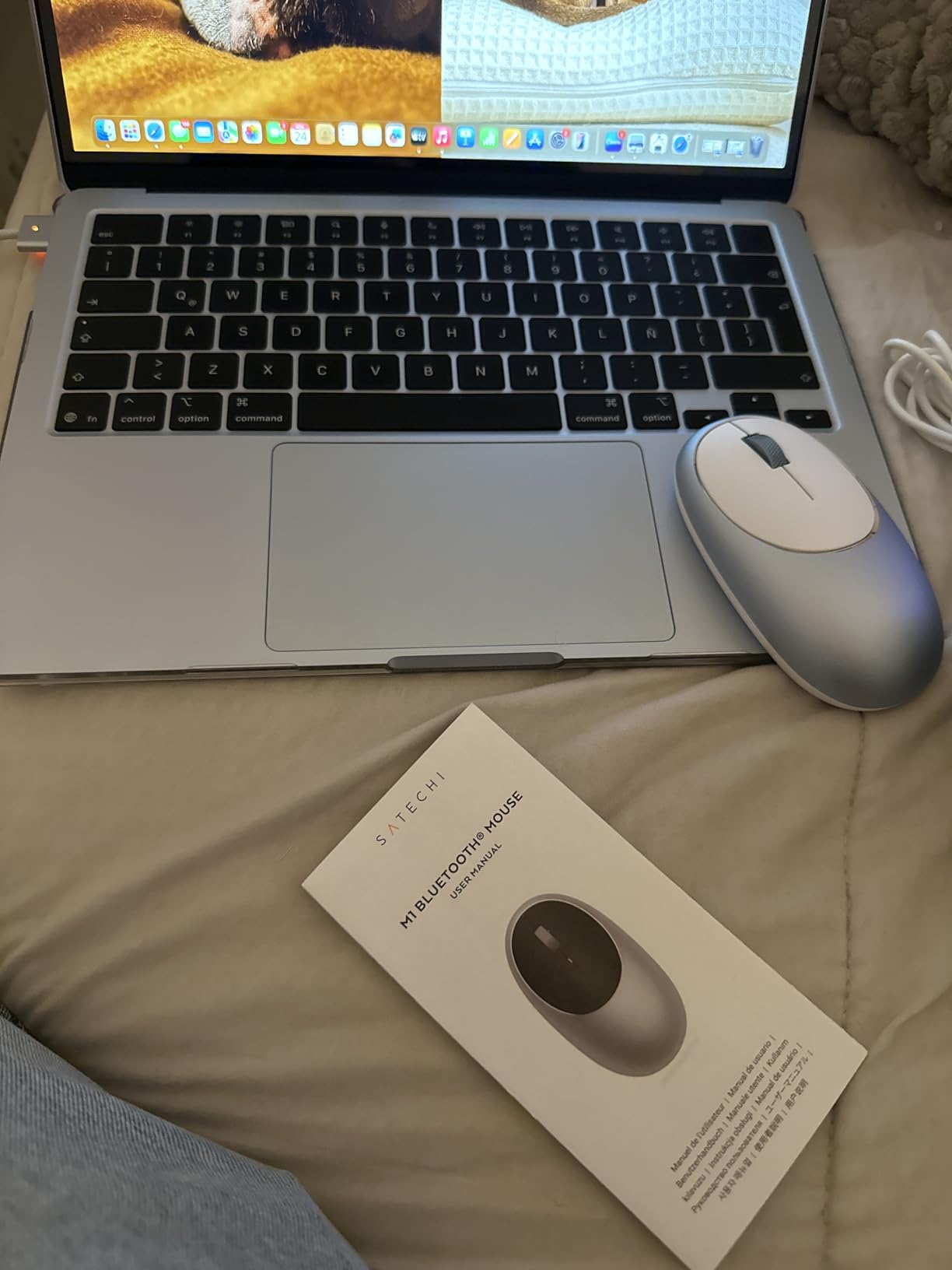 Satechi M1 Wireless Bluetooth Mouse, USB-C Rechargeable, Compact & Portable, for MacBook Air/Pro/Neo, iPad Air/Pro, iPad mini, Mac mini, iMac & Windows - Space Gray customer photo 2