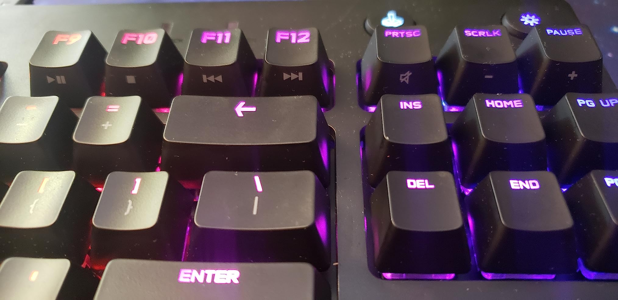Logitech G PRO Mechanical TKL Tenkeyless Gaming Keyboard (Clicky) - Black | Ultra portable, detachable Micro USB cable, 16.8 million color Lightsync backlit keys customer photo 2