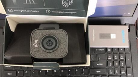 Logitech StreamCam Premium Webcam for Streaming and Content Creation, Full HD 1080p 60 fps customer photo 1