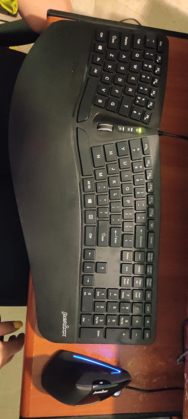 Perixx Periduo-505, Wired USB Ergonomic Split Keyboard and Vertical Mouse Combo with Adjustable Palm Rest and Short Tactical Membrane Keys, US English Layout customer photo 2