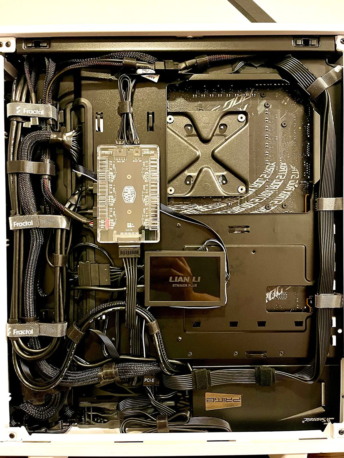 Fractal Design Meshify 2 Compact Black ATX Flexible High-Airflow Light Tinted Tempered Glass Window Mid Tower Computer Case customer photo 1