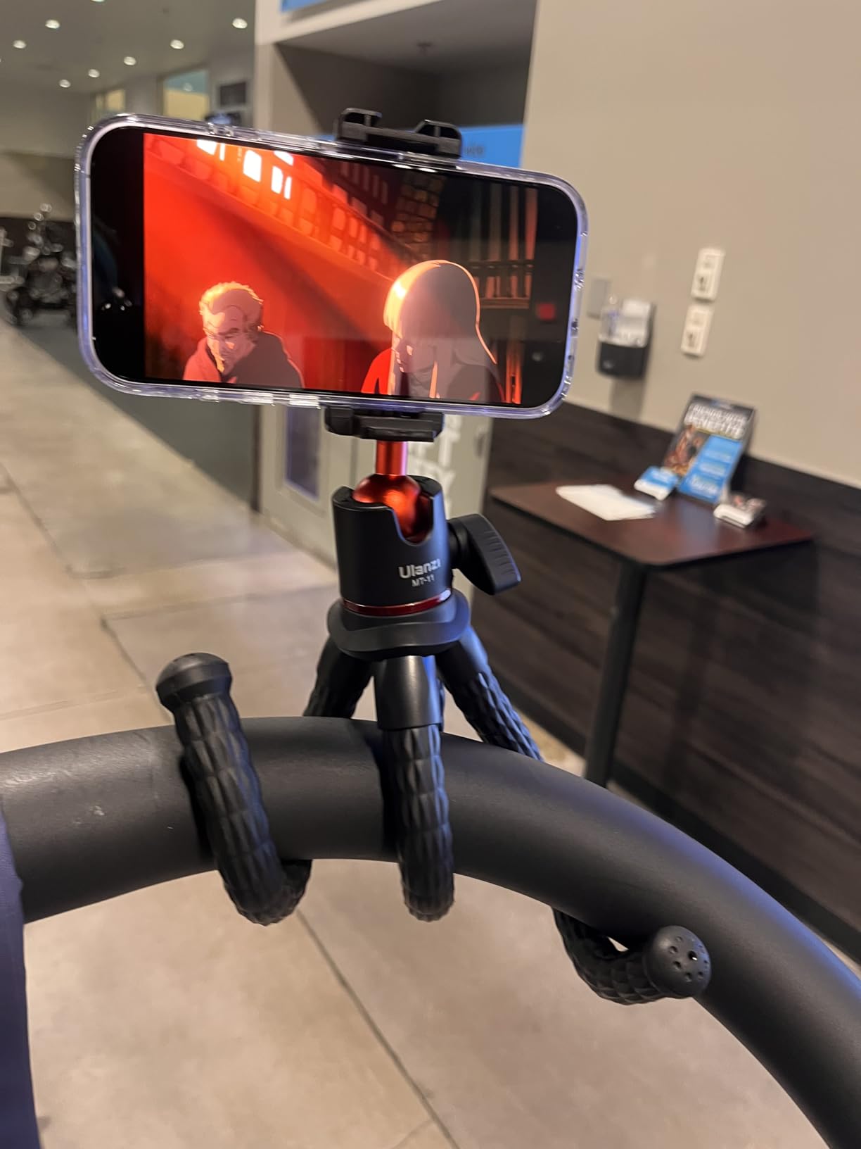 ULANZI Camera Tripod, Mini Flexible Stand w Hidden Phone Holder w Cold Shoe Mount, 1/4'' Screw f Magic Arm, Universal f iPhone 17 16 15 14 Pro Max XS Max Canon Nikon Sony DJ Pocket 4/3 Cameras customer photo 1