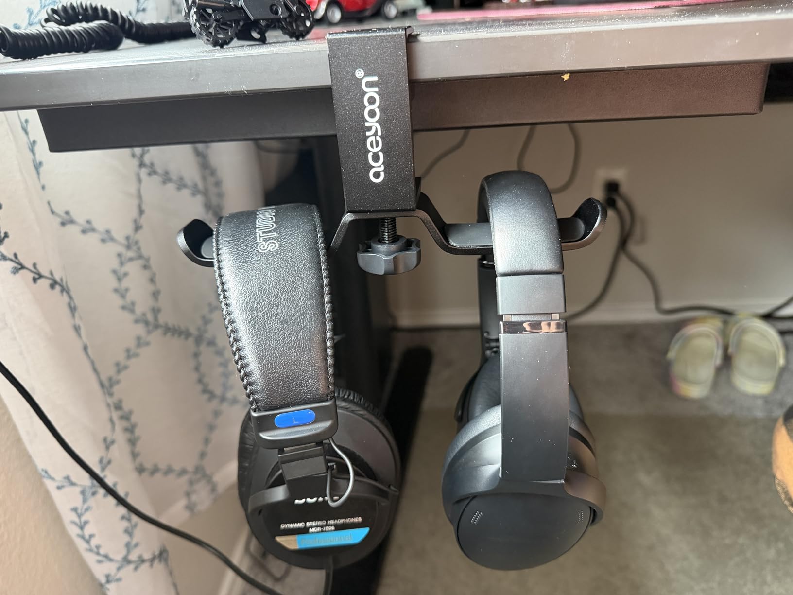 aceyoon Foldable Headphone Stand for Desk, Aluminum Headset Stand Clamp Hook Under Desk Space Save Mount, Headset Holder for Gaming Headphone, Office, Backpack, Bag, Purse Hanging (Black) customer photo 2