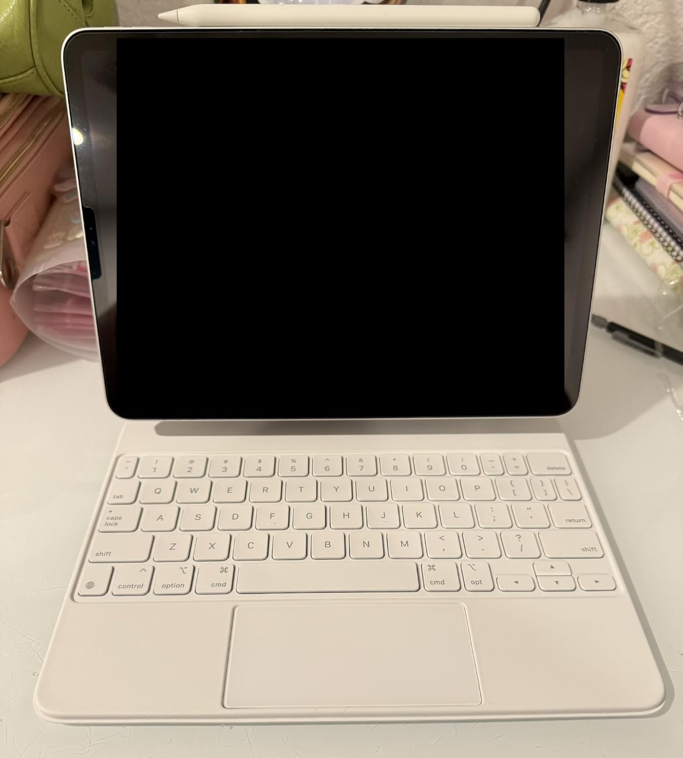 Apple Magic Keyboard: iPad Keyboard case for iPad Pro 11-inch (1st, 2nd, 3rd, 4th gen) and iPad Air (4th, 5th gen, and M2), Great Typing Experience, Built-in trackpad, US English - Black customer photo 1