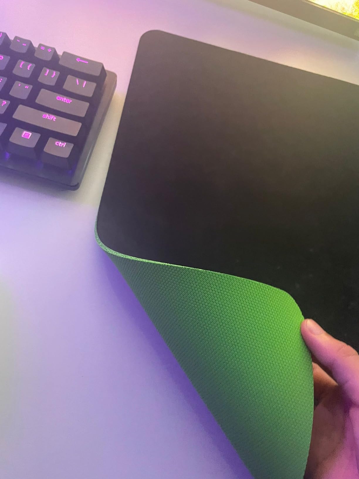 Razer Gigantus V2 Cloth Gaming Mouse Pad (Large), Thick, Classic Black | Textured MicroWeave Cloth Surface, Thick, High-Density Rubber Foam, Non Slip Base customer photo 2