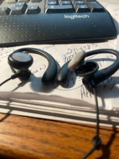 Philips A1105 in-Ear Sports Wired Headphones with Ear Hooks for Secure Fit, Deep bass, in-line Remote Control and Microphone, Sweat-Resistant customer photo 2
