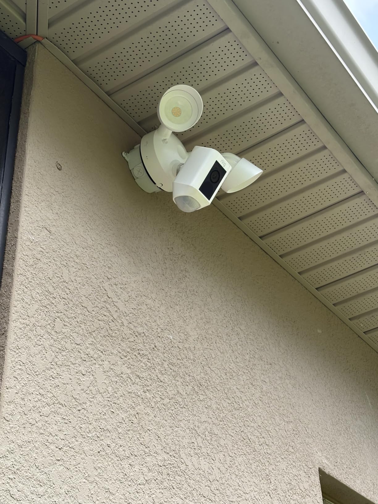 Ring Floodlight Cam Wired Plus, Outdoor home or business security with motion-activated 1080p HD video and floodlights, Black customer photo 1