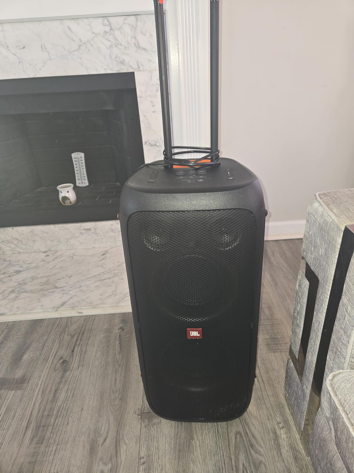 JBL Partybox 310 - Portable Party Speaker with Long Lasting Battery, Powerful JBL Sound and Exciting Light Show, Black customer photo 2