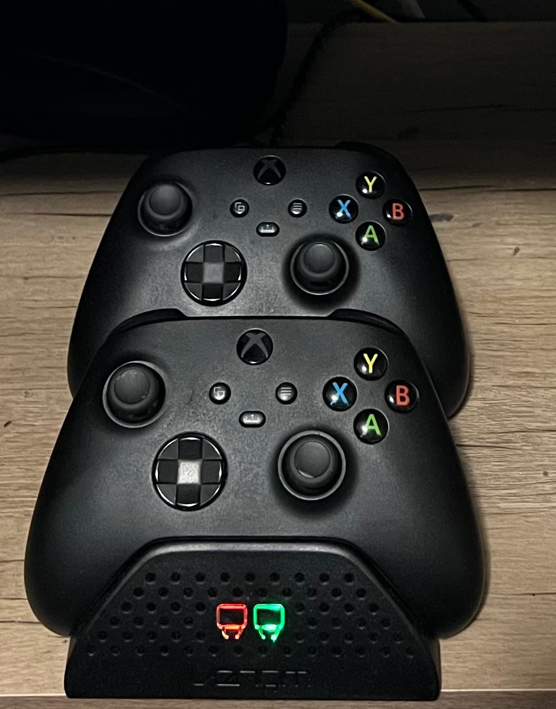 Venom Twin Charging Dock with 2X Rechargeable Battery Packs - (Xbox Series X and S, Xbox One) - Black customer photo 1