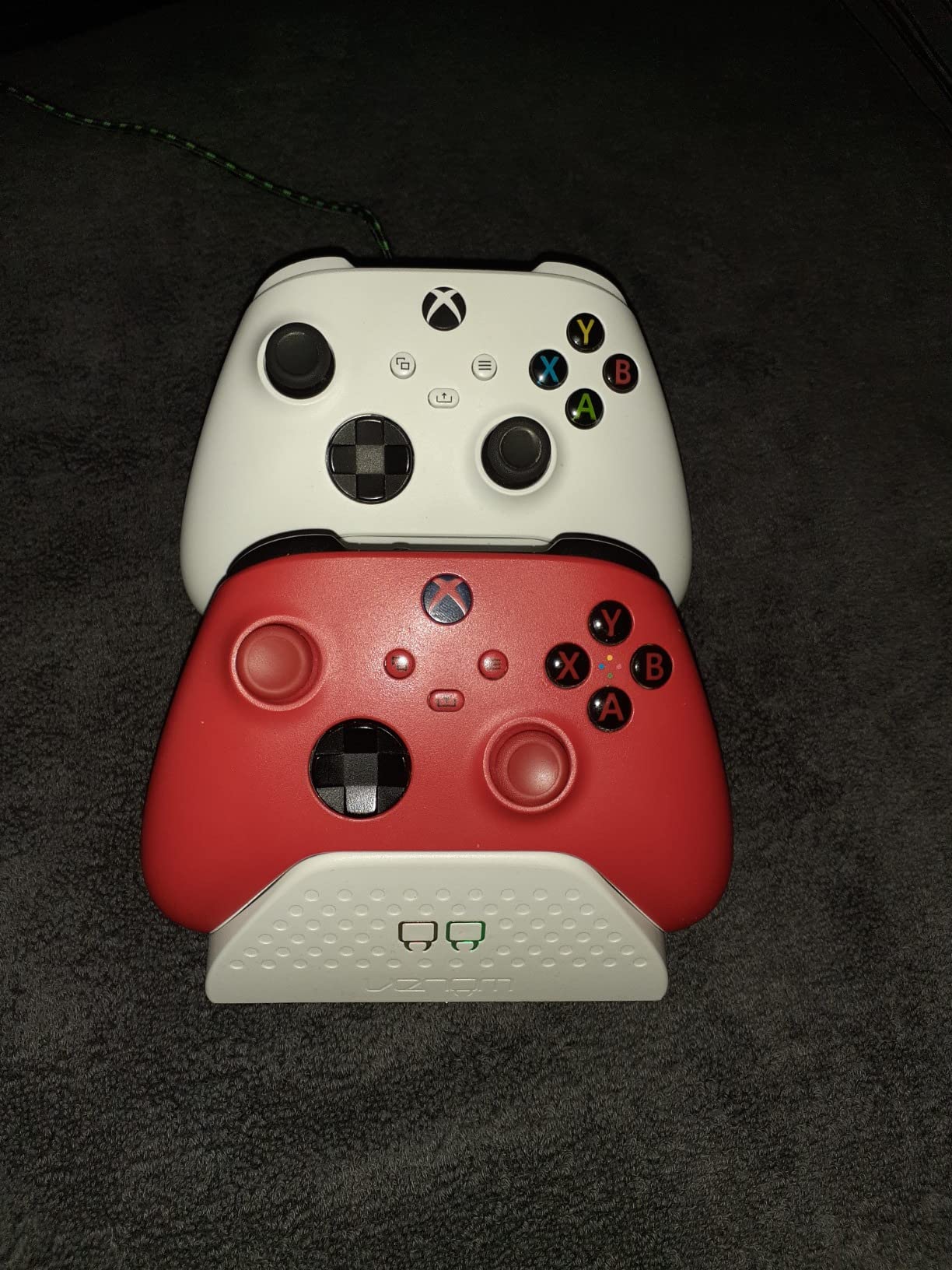 Venom Twin Charging Dock with 2X Rechargeable Battery Packs - (Xbox Series X and S, Xbox One) - Black customer photo 2