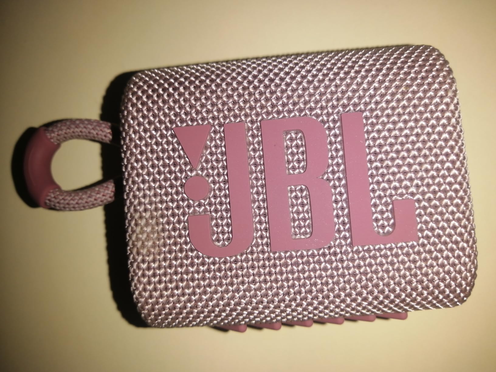 JBL Go 3 - Portable Mini Bluetooth Speaker, big audio and punchy bass, IP67 waterproof and dustproof, 5 hours of playtime, speaker for home, outdoor and travel (Black) customer photo 2