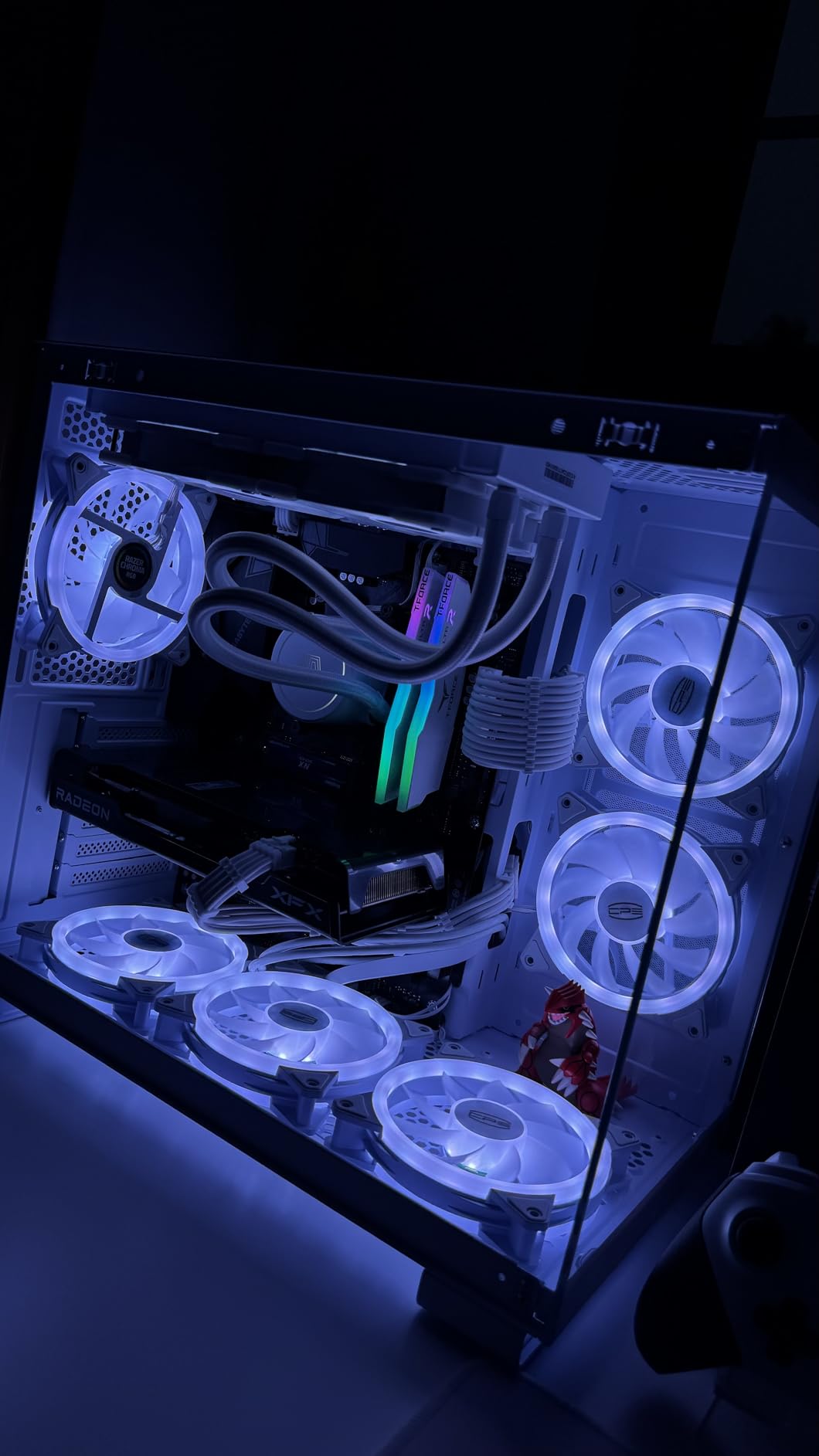 GIGABYTE B550 Gaming X V2 AMD AM4 ATX Motherboard, Supports Ryzen 5000/4000/3000 Series Processors, DDR4, 10+3 Power Phase, 2X M.2, PCIe 4.0, Front USB-C, GbE LAN, Q-Flash Plus, RGB Fusion customer photo 2