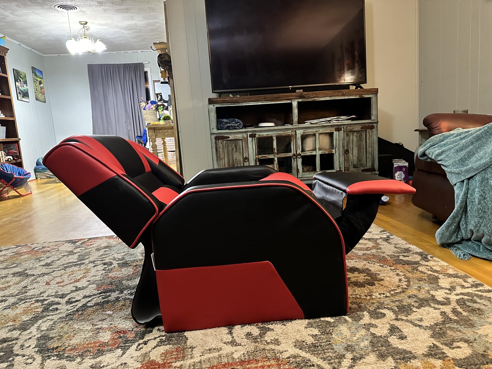 Giantex Kids Recliner, Gaming Recliner Chair with Footrest, Headrest & Lumbar Support, Ergonomic Leather Lounge Chair Toddler Furniture, Adjustable Racing Style Recliner Sofa for Boys Girls, Red customer photo 1
