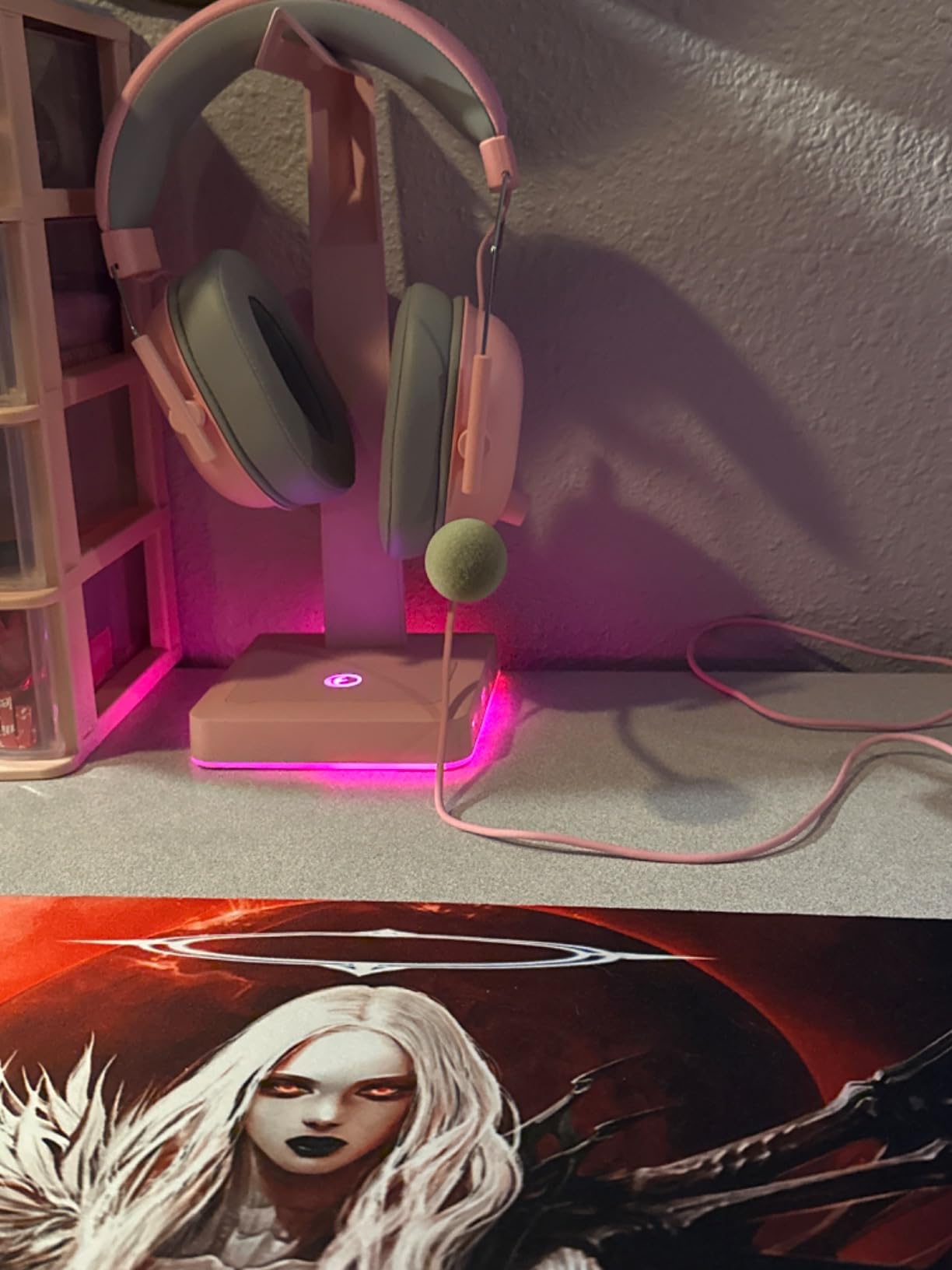 RGB Gaming Headset Stand with 2 USB Ports, Game Headphone Mount for PC, Xbox One, PS4, Switch, Earphone Holder Hanger, Great for Gaming Stations, Fancy Desk Gamer Accessories, Black customer photo 2