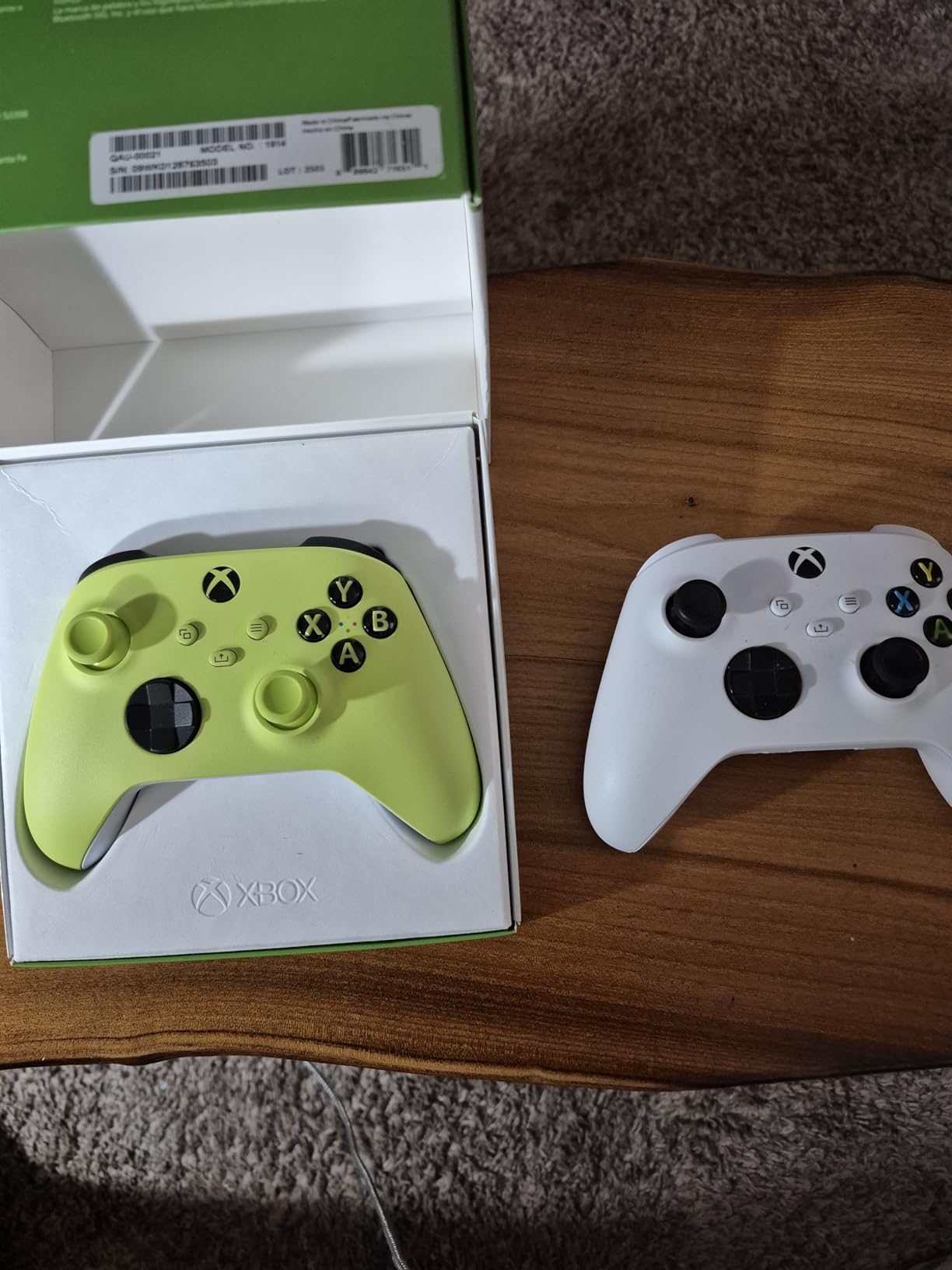 Xbox Wireless Gaming Controller | Electric Volt | Consoles, PCs, TVs, mobile, and more | Textured Grip | Wireless, Bluetooth, USB-C Connectivity customer photo 1