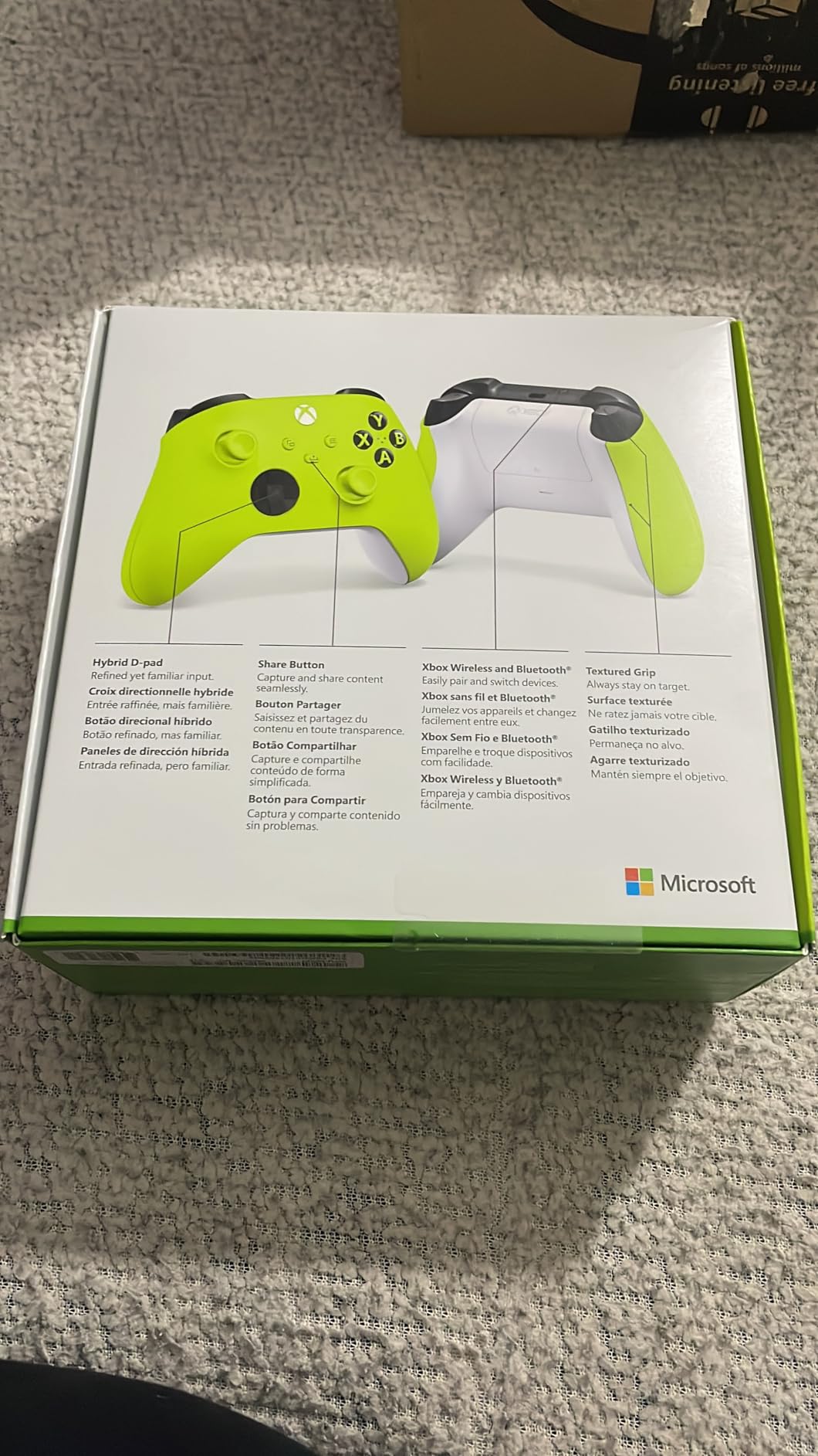 Xbox Wireless Gaming Controller | Electric Volt | Consoles, PCs, TVs, mobile, and more | Textured Grip | Wireless, Bluetooth, USB-C Connectivity customer photo 2