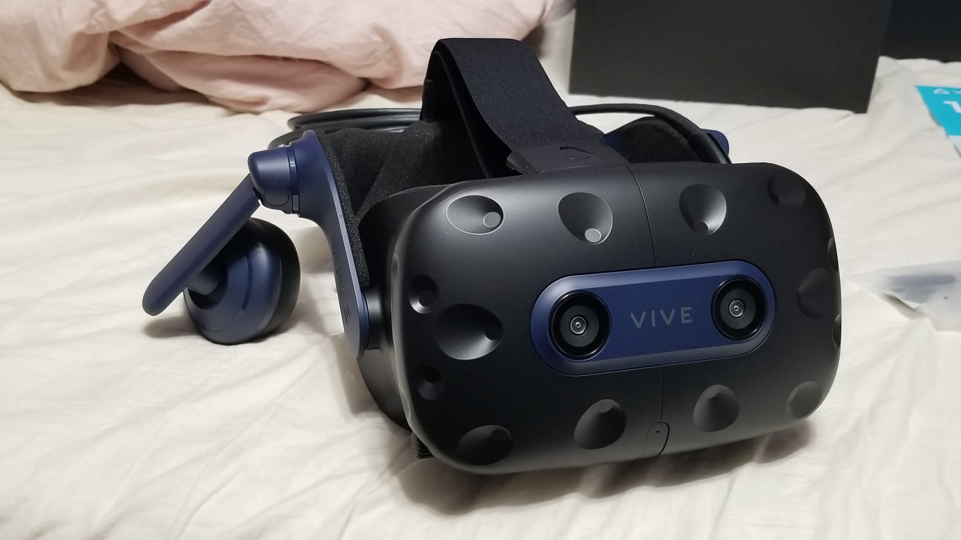 HTC Vive Pro 2 Headset Only customer photo 2