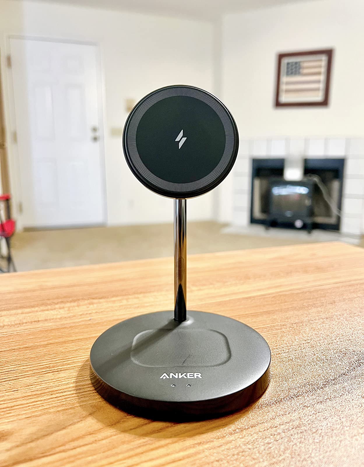 Anker PowerWave 2-in-1 MagSafe Compatible Wireless Charging Stand | Magnetic Dual-Device Dock Lite for iPhone 16 / 15 / 14 / 13 Series, AirPods 2 / Pro customer photo 2