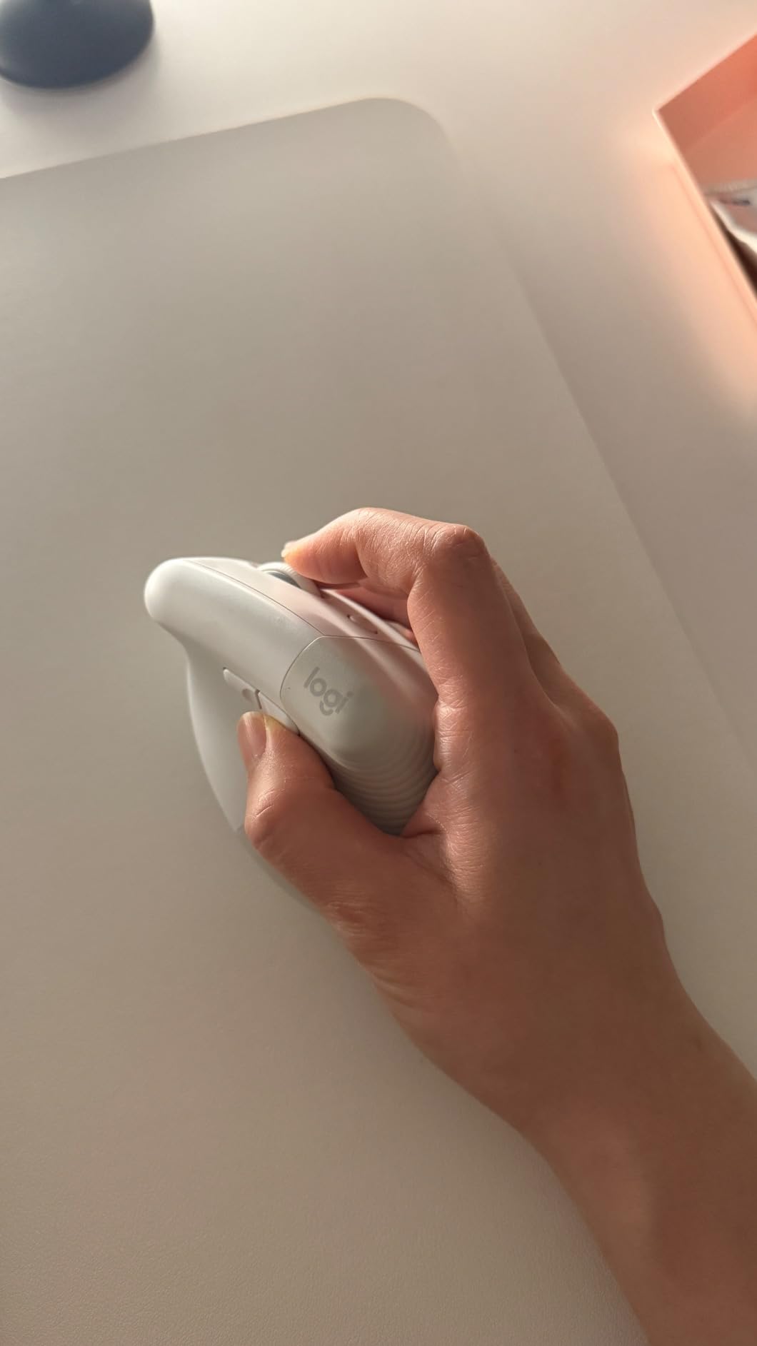 Logitech Lift for Mac Vertical Ergonomic Wireless Mouse - Off White | Bluetooth connectivity only, no USB receiver, quiet clicks, 4 customizable buttons, macOS iPadOS compatible customer photo 1