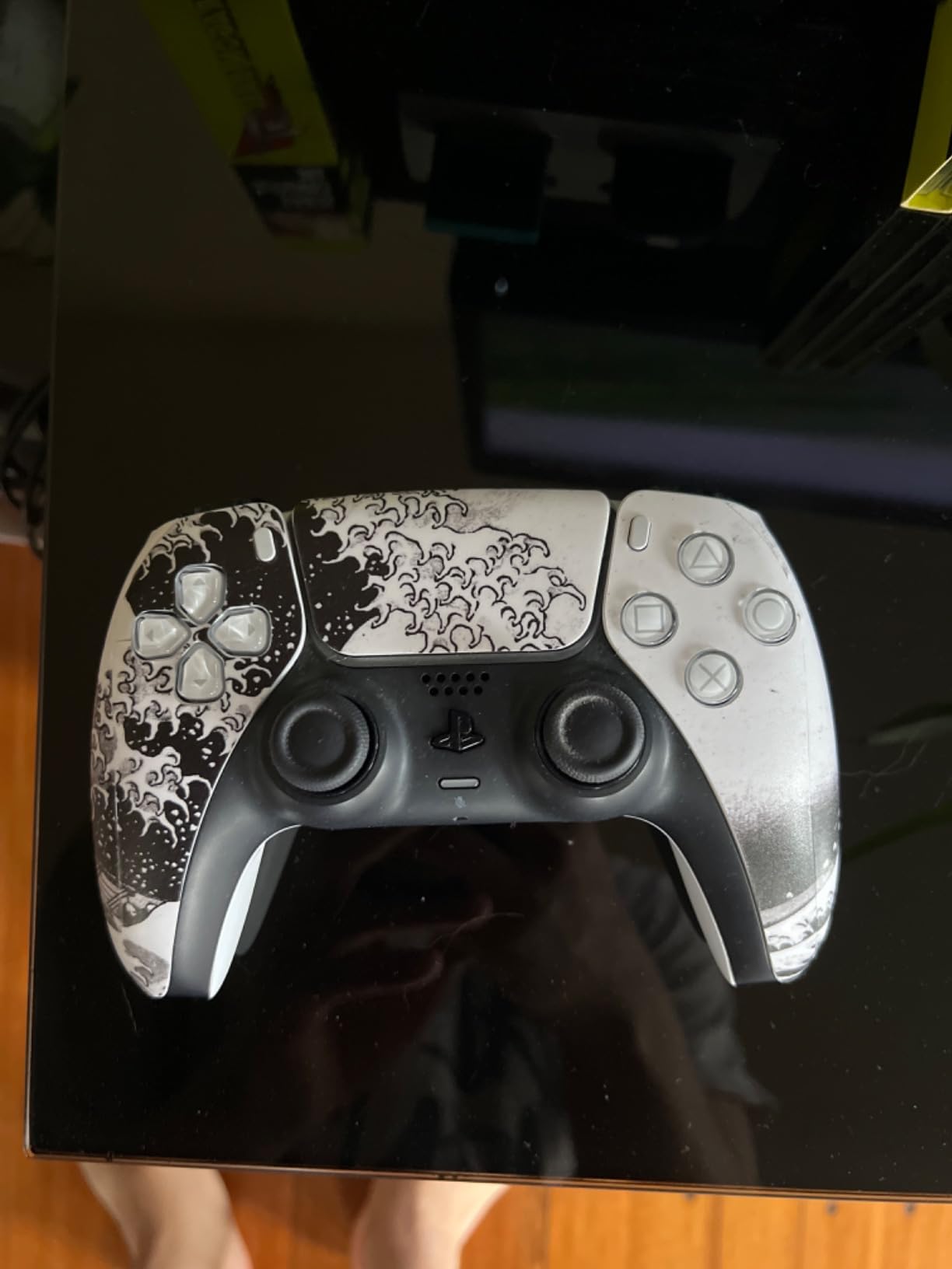 BelugaDesign PS5 Wave Japanese Skin | Painting Great Kanagawa Vinyl Cover Wrap Sticker Full Set Console Controller | Compatible with Sony PlayStation 5 (PS5 Regular Disc, Black White) customer photo 2