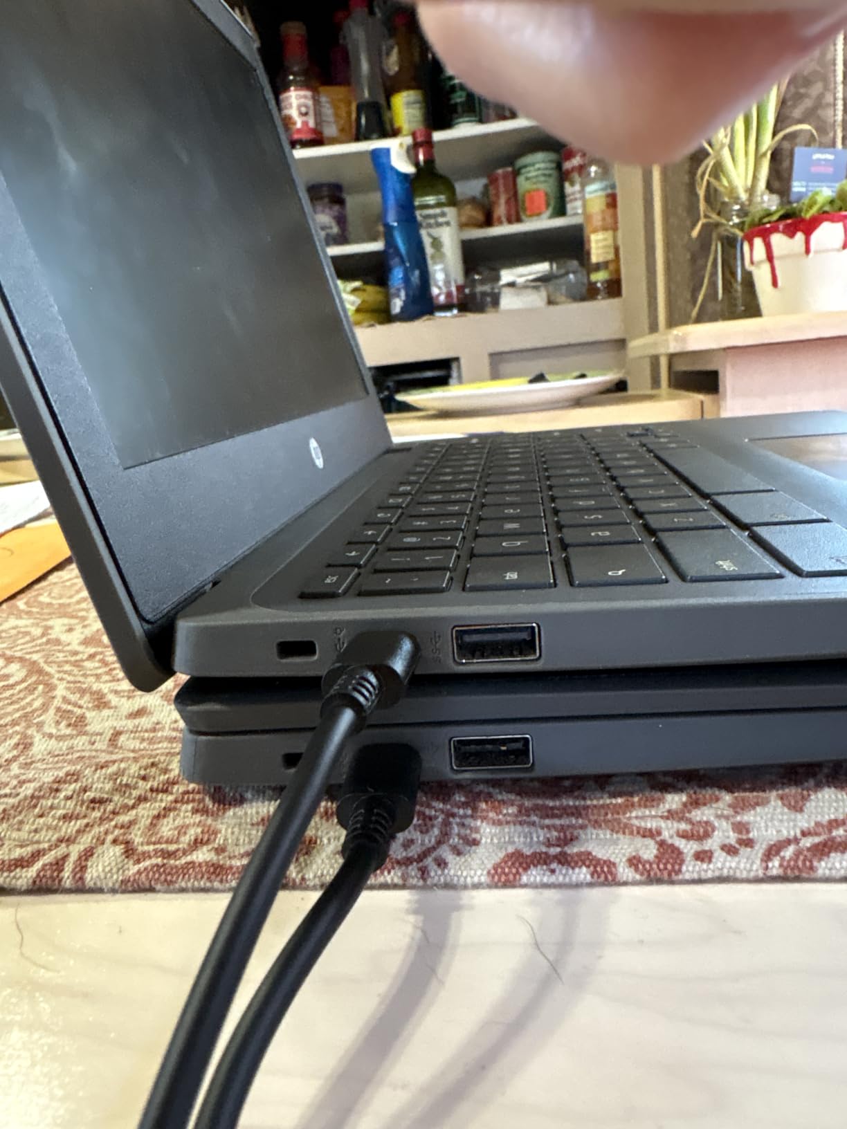 HP CHROMEBOOK 11 G8 - Education Edition - 11.6'' - CELERON N4020 - 4 GB RAM - 32 GB EMMC - US (Renewed), Black customer photo 1