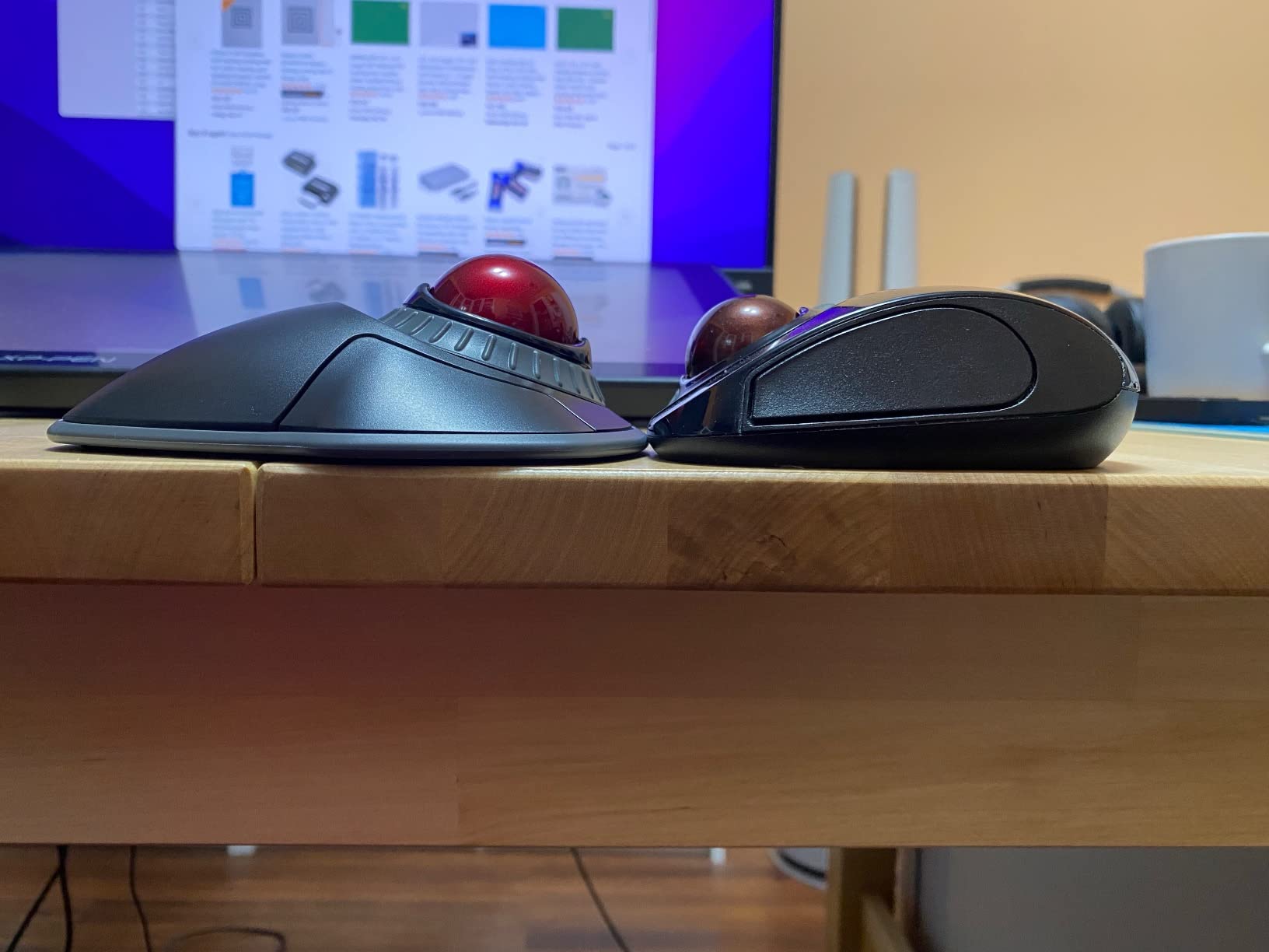 Kensington Orbit Wireless Trackball with Scroll Ring - Black-Red (K70990WW) | Scroll ring for one-handed navigation, wireless connection, ergonomic desktop control customer photo 1