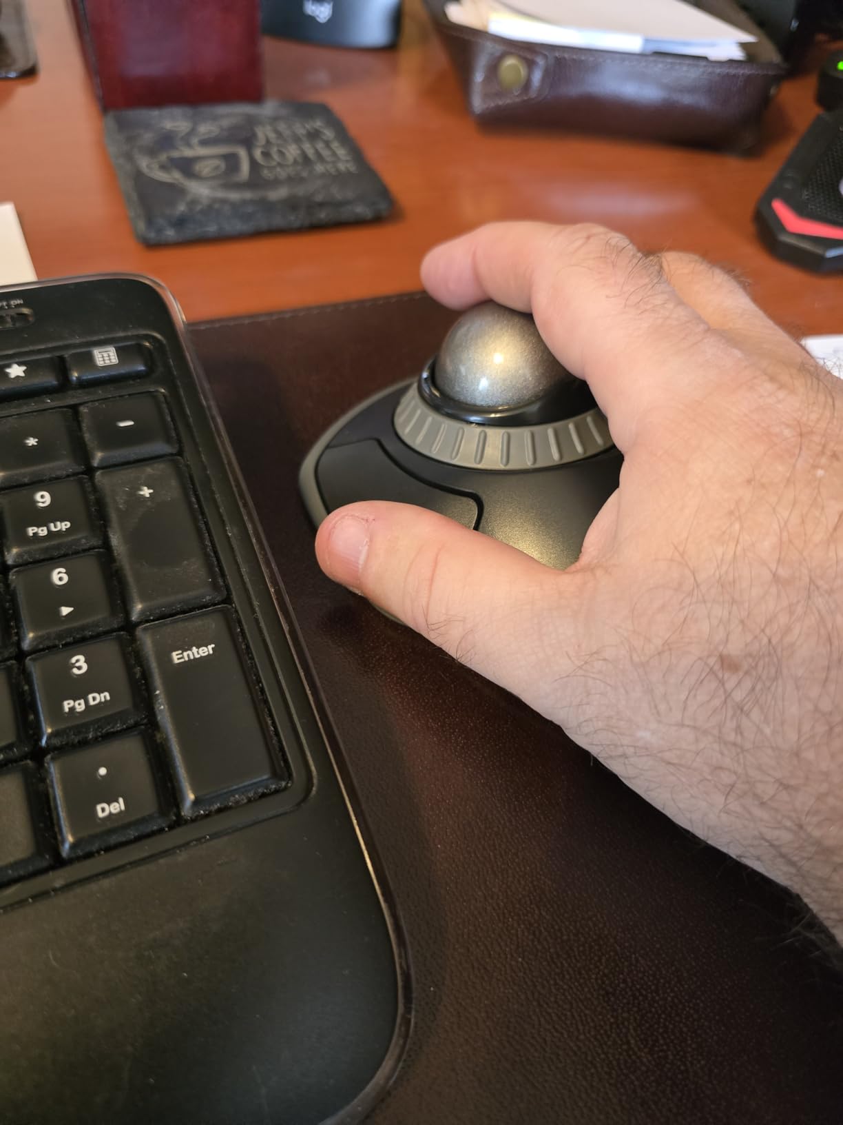Kensington Orbit Wireless Trackball with Scroll Ring - Black-Red (K70990WW) | Scroll ring for one-handed navigation, wireless connection, ergonomic desktop control customer photo 2