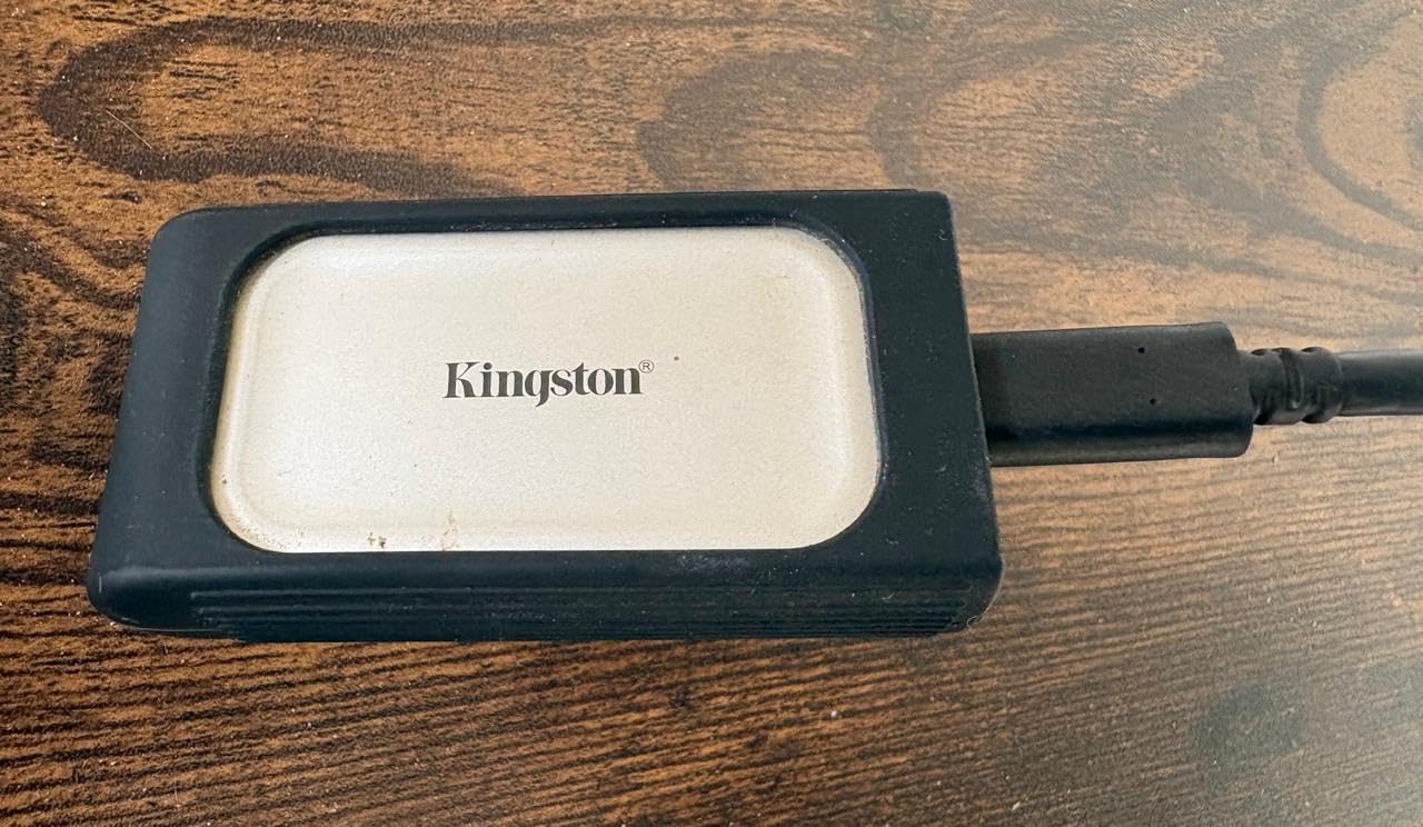 Kingston XS2000 1TB High Performance Portable SSD with USB-C, Pocket-sized, USB 3.2 Gen 2x2, Up to 2000MB/s - SXS2000/1000G customer photo 1