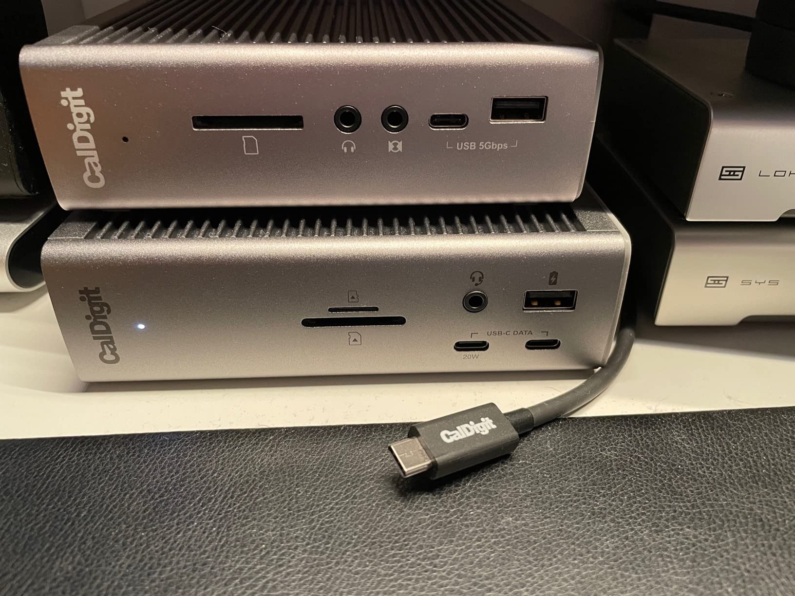 CalDigit TS4 18 Port Thunderbolt 4 Dock, 98W Charging, 3X TBT4 (40Gb/s), 3X USB-C + 5X USB-A (10Gb/s), 2.5GbE LAN, 8K@30Hz or 2X 6K@60Hz Displays, Mac/Windows/Chrome, Space Gray customer photo 2