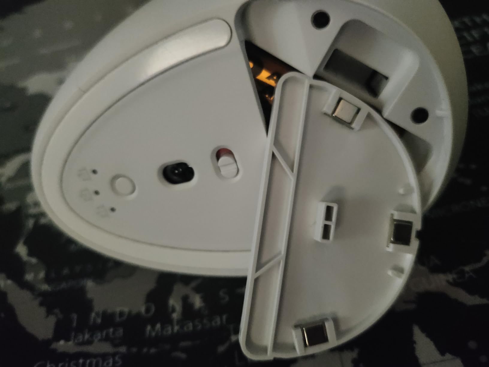 Logitech Lift Vertical Ergonomic Mouse - Graphite customer photo 2
