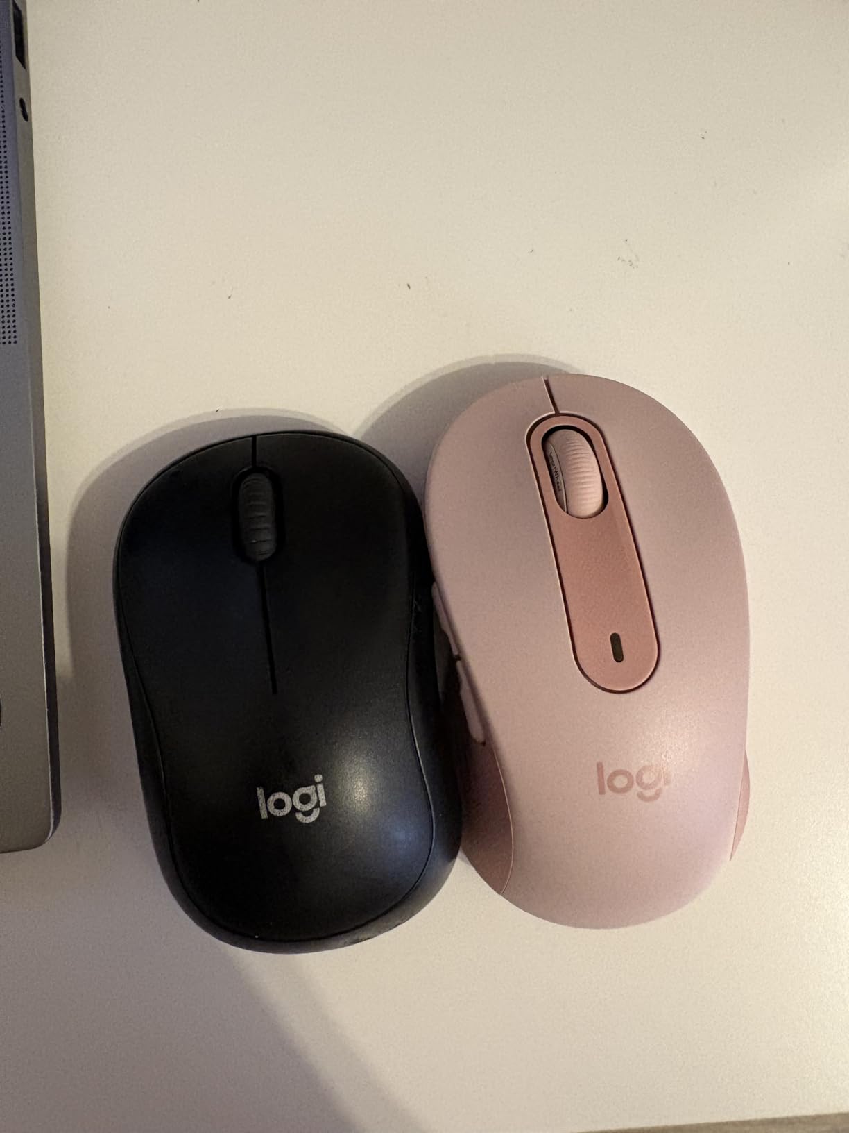 Logitech Signature M650 L Full Size Wireless Mouse - for Large Sized Hands, 2-Year Battery, Silent Clicks, Customizable Side Buttons, Bluetooth, for PC/Mac/Multi-Device/Chromebook - Black customer photo 1